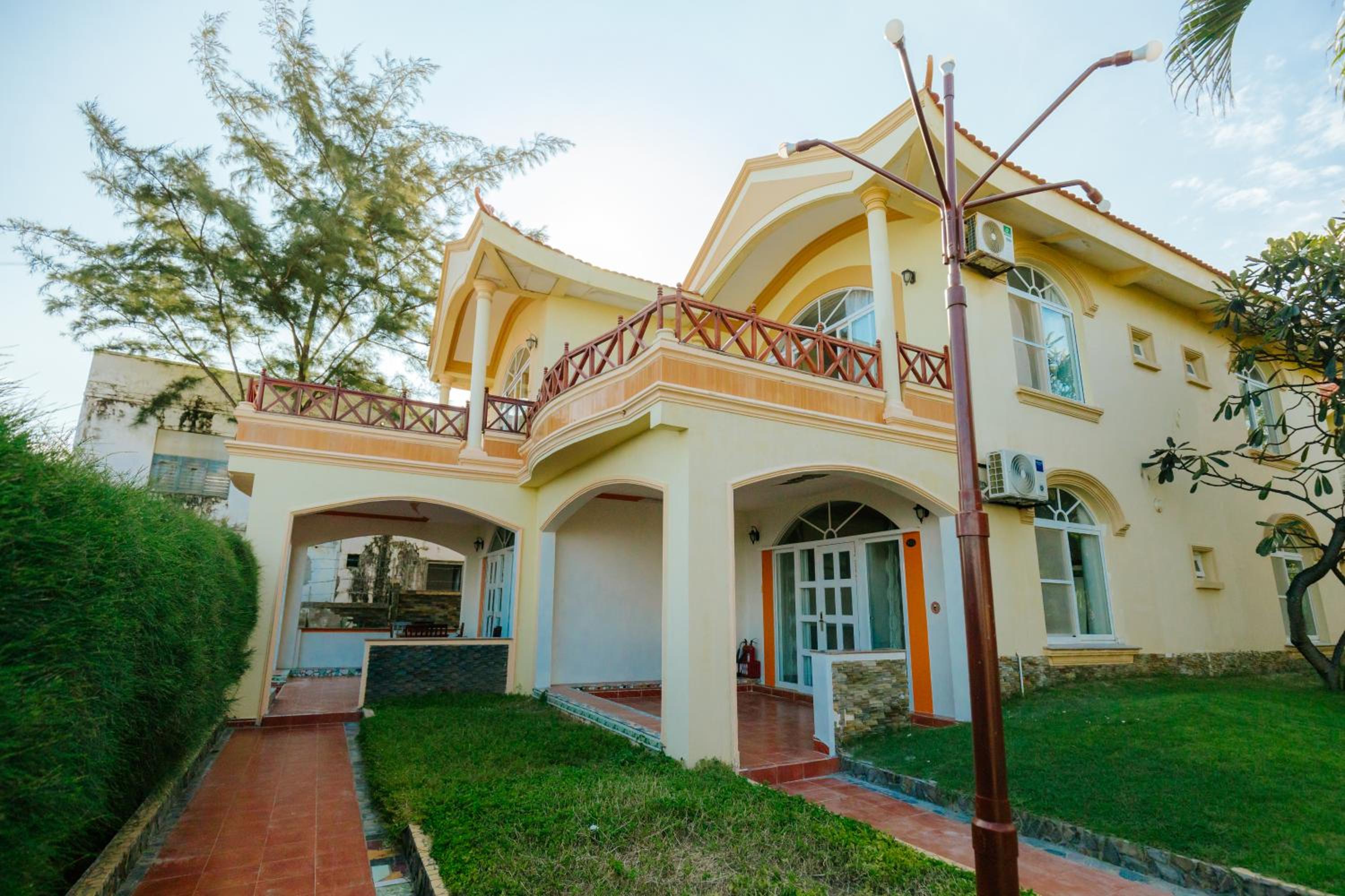 Le Aqua Resort & Spa Phan Thiet - Swiss Village Resort & Spa