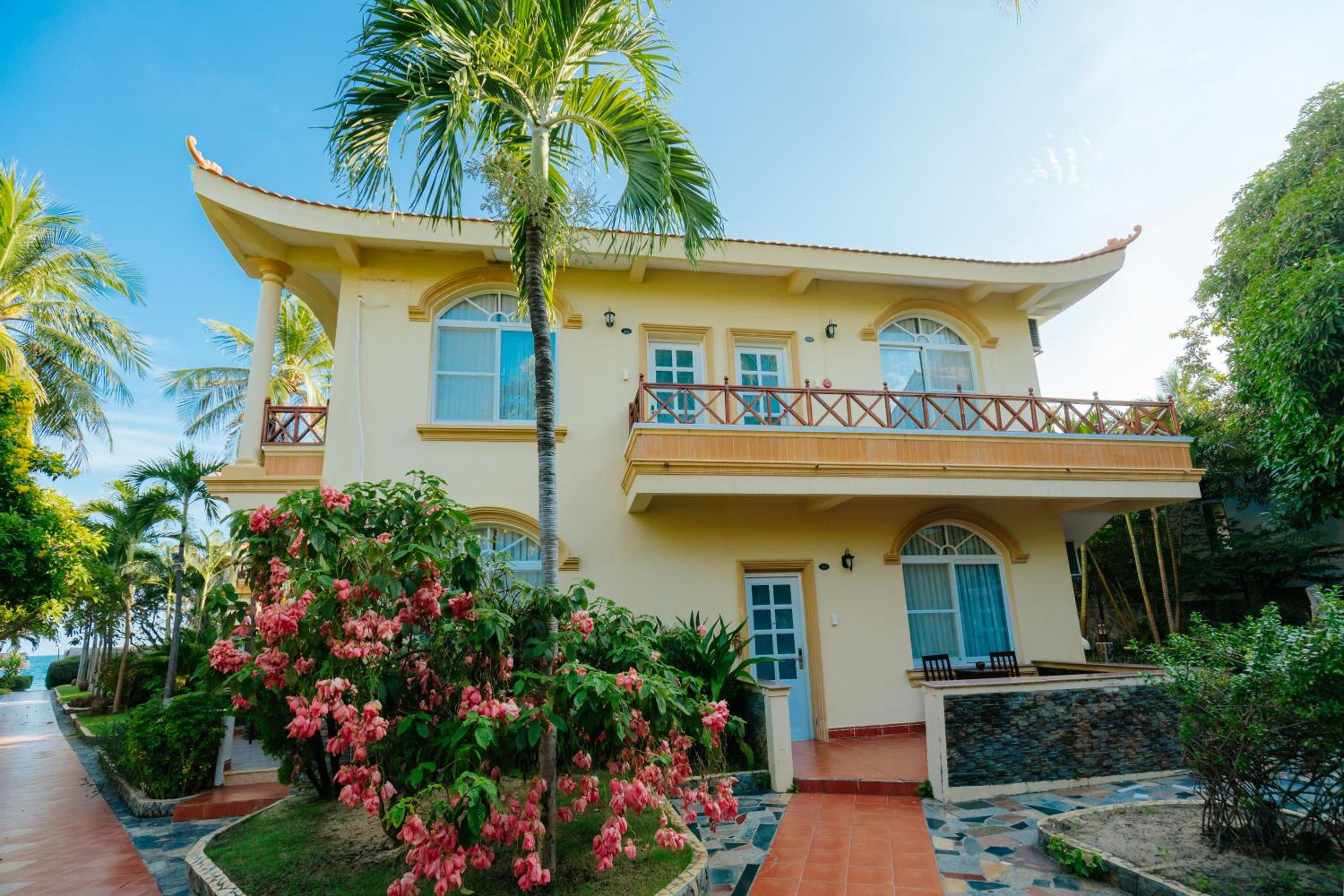 Le Aqua Resort & Spa Phan Thiet - Swiss Village Resort & Spa