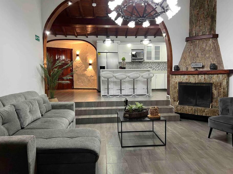 Apt Poblado; walking distance to restaurants view 5