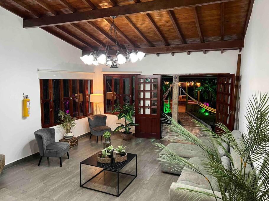 Apt Poblado; walking distance to restaurants view 2