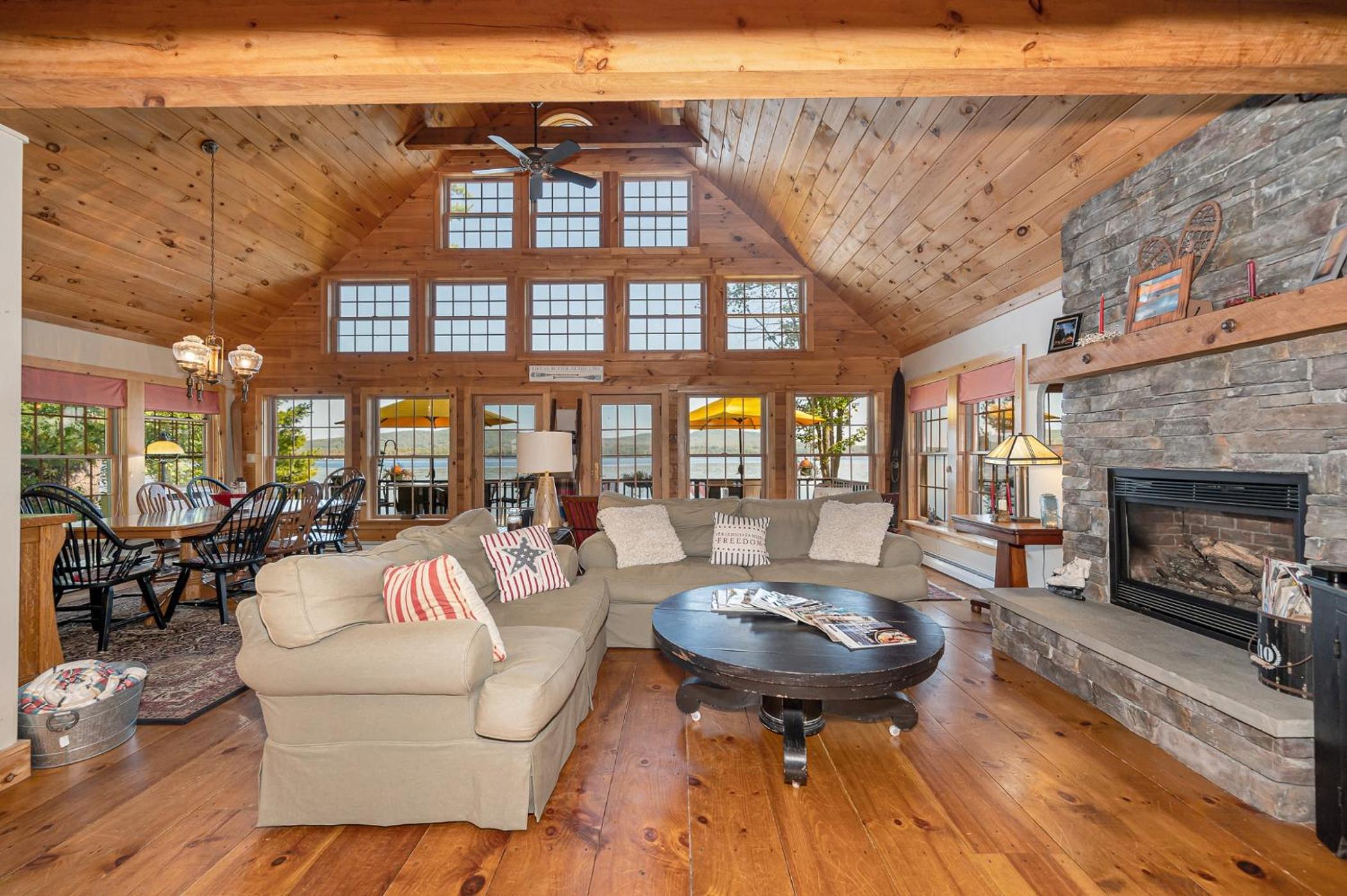 Cozy Lakefront Retreat. Ice Fish Ski Snowmobile view 4