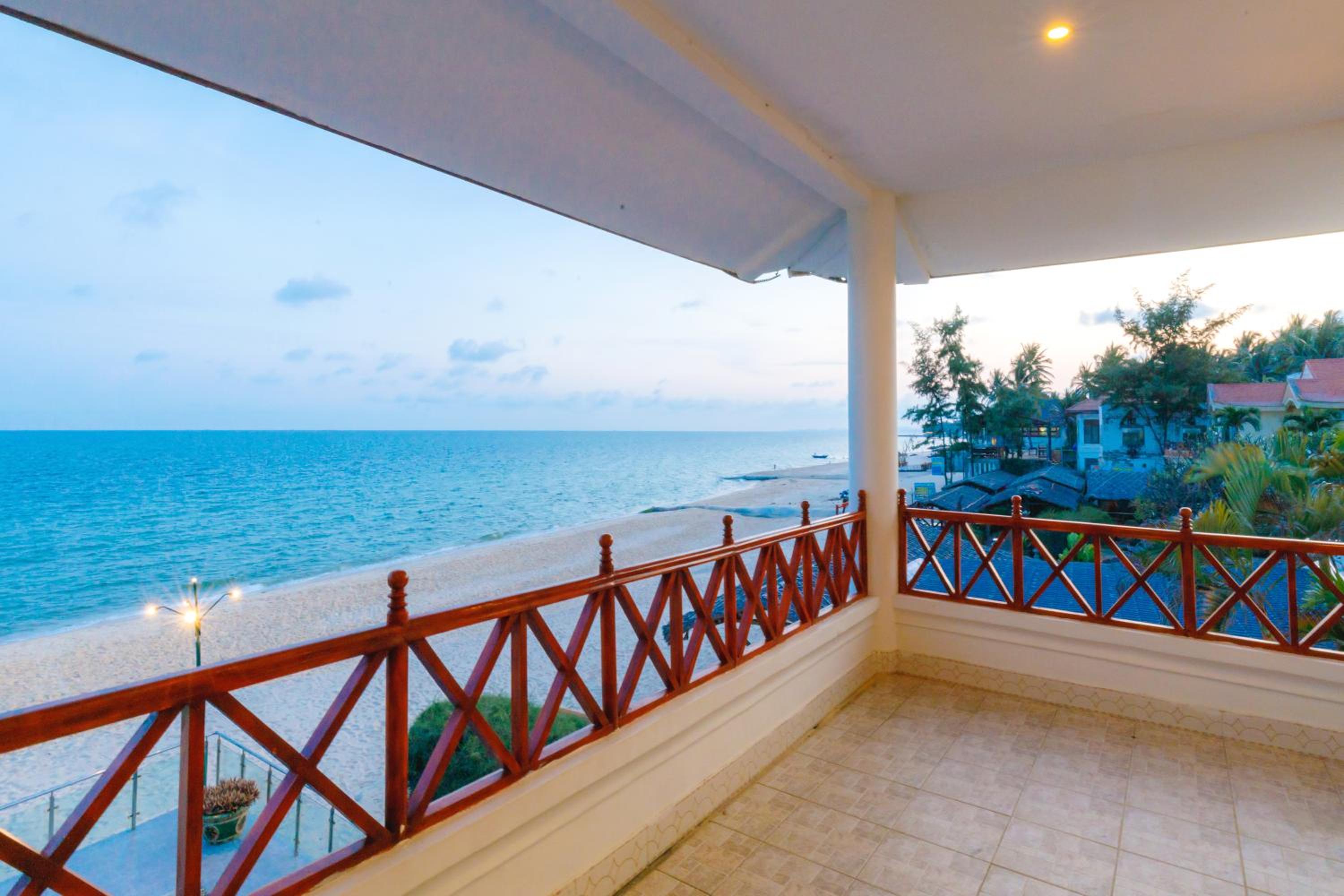 Le Aqua Resort & Spa Phan Thiet - Swiss Village Resort & Spa