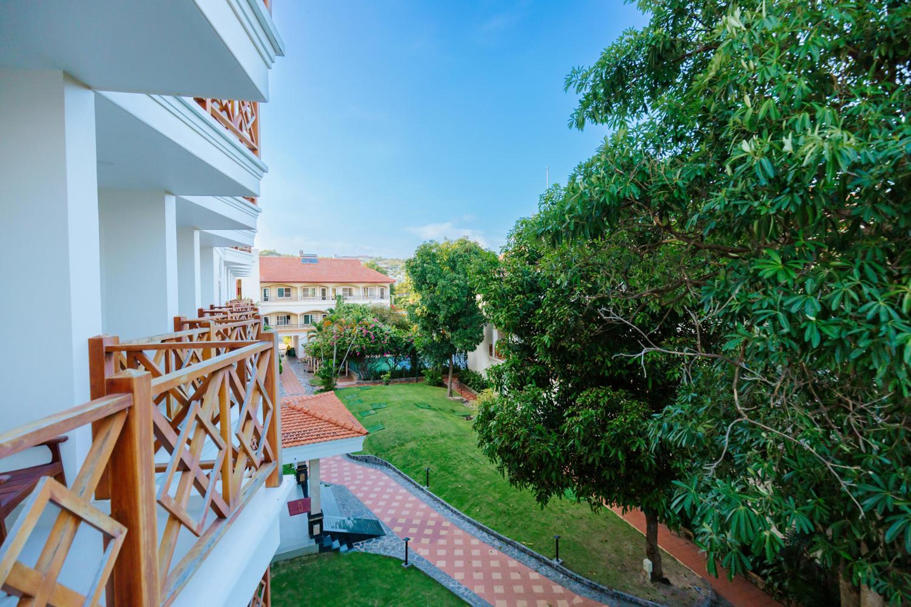 Le Aqua Resort & Spa Phan Thiet - Swiss Village Resort & Spa
