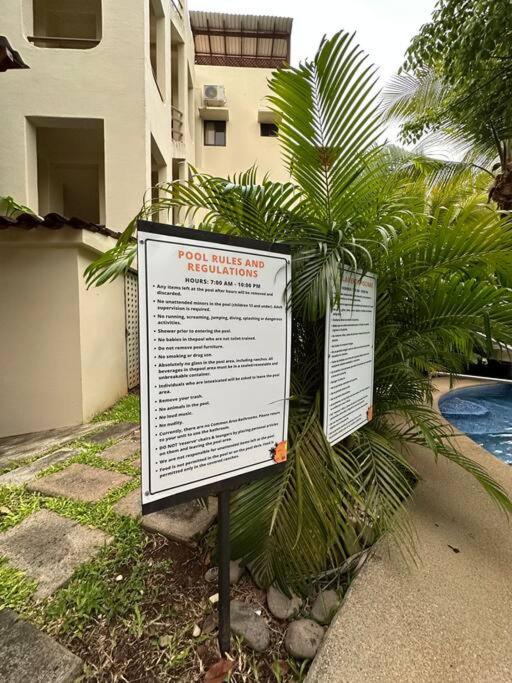 Renovated 2 Bed condo 5 min walk to beach