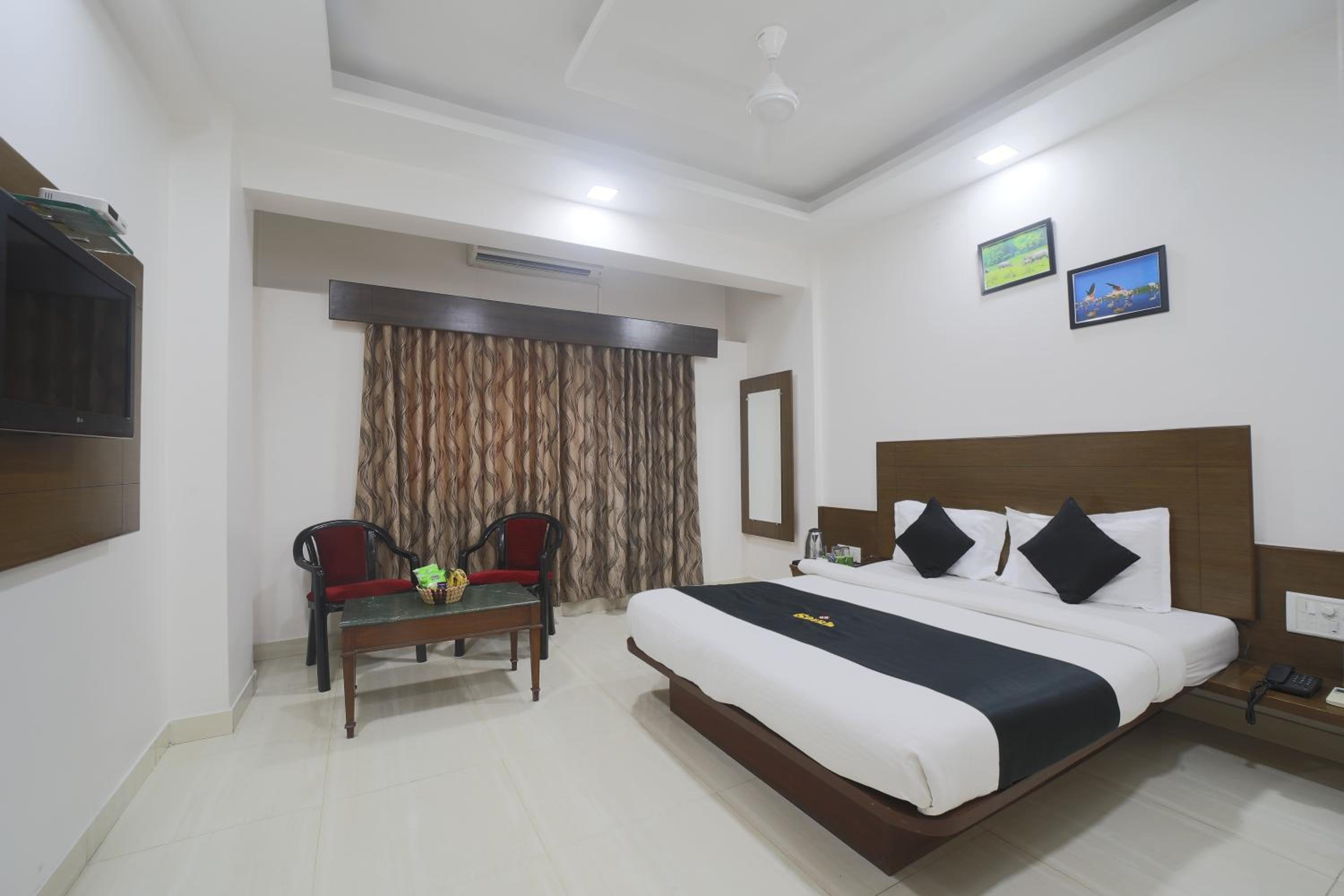 Saish Hotel Shirdi