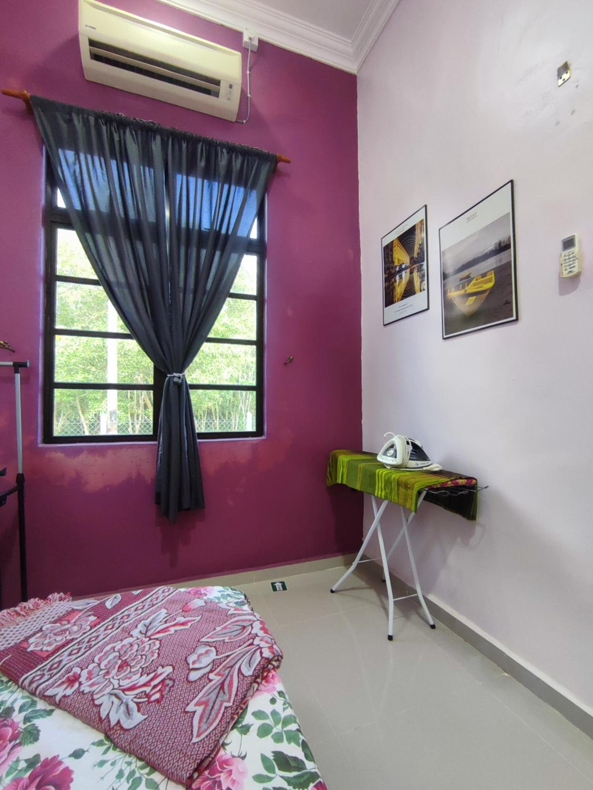 NikNa Homestay Batu Rakit - WIFI Netflix