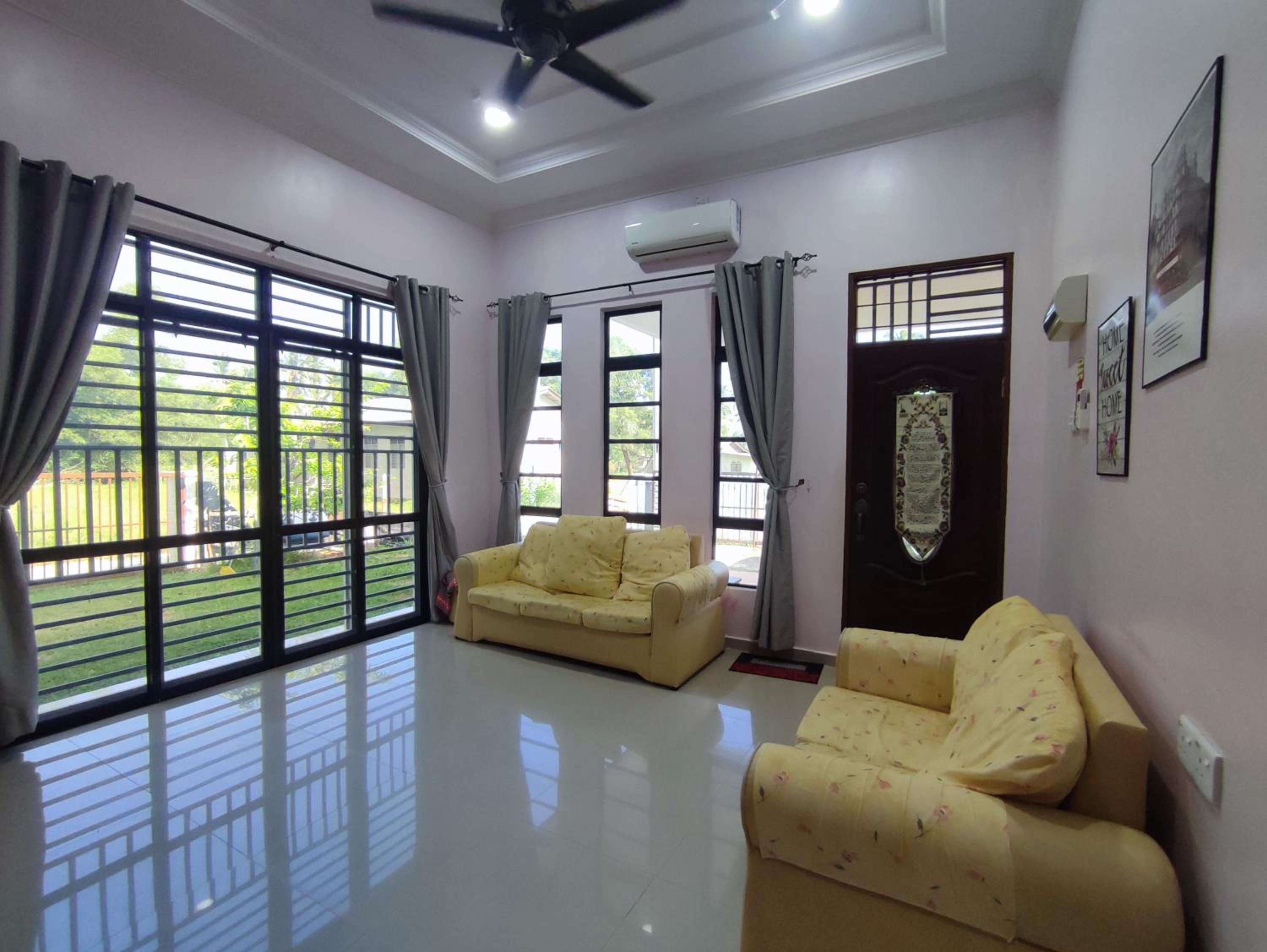 NikNa Homestay Batu Rakit - WIFI Netflix photo 6