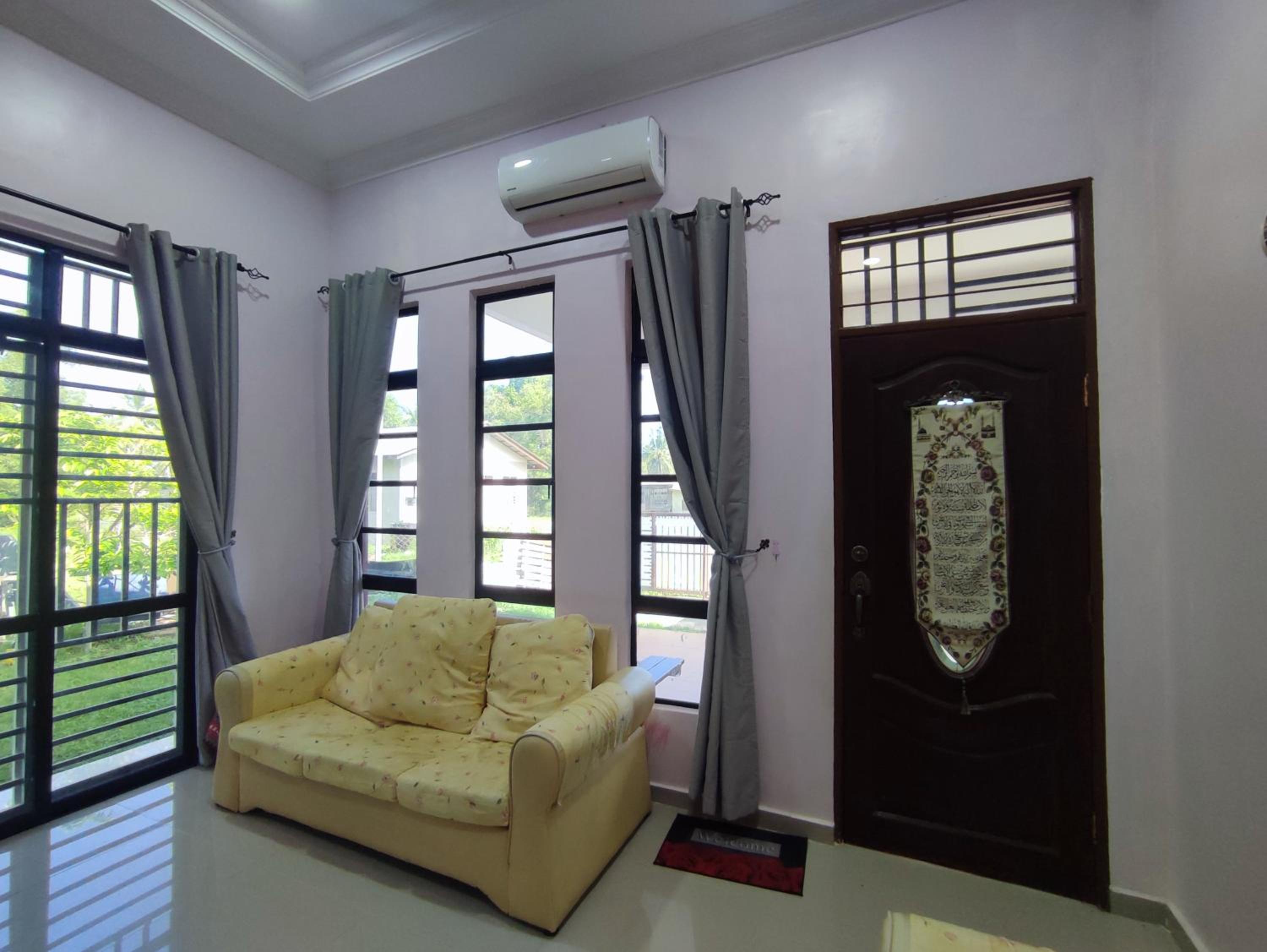 NikNa Homestay Batu Rakit - WIFI Netflix photo 5