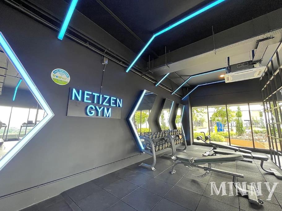 Family Suites Netizen Balcony near MRT #23 photo 2