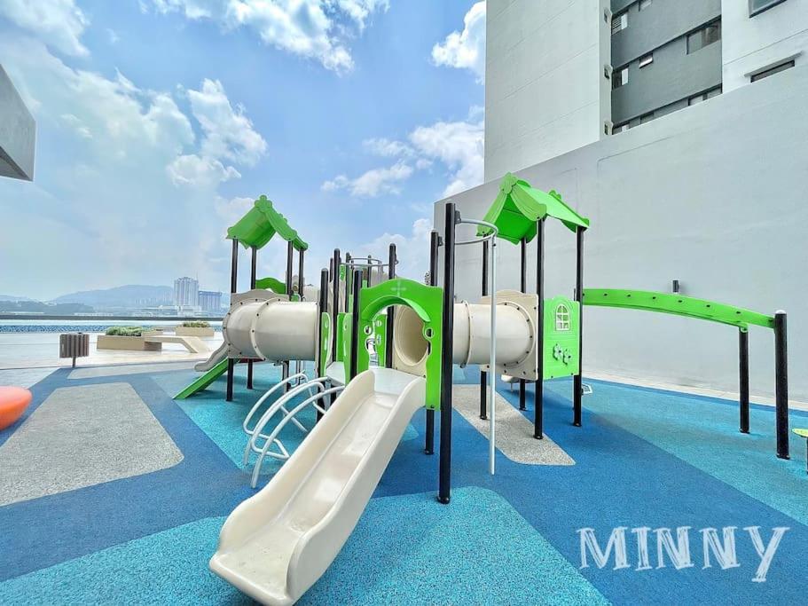 Family Suites Netizen Balcony near MRT #23 photo 3