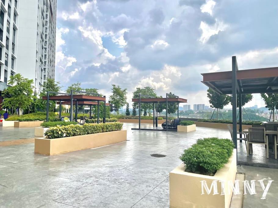 Family Suites Netizen Balcony near MRT #23 photo 6