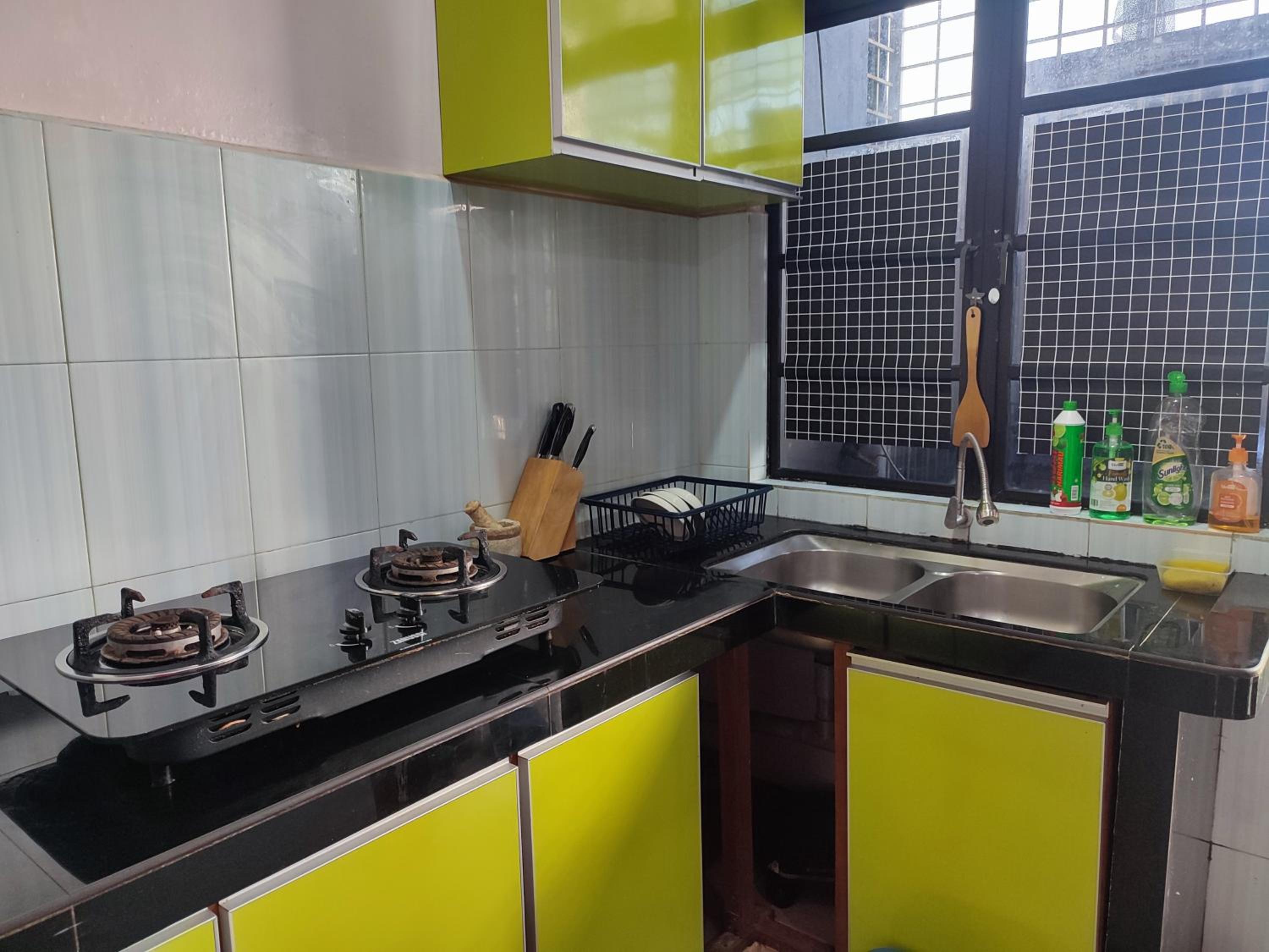 NikNa Homestay Batu Rakit - WIFI Netflix