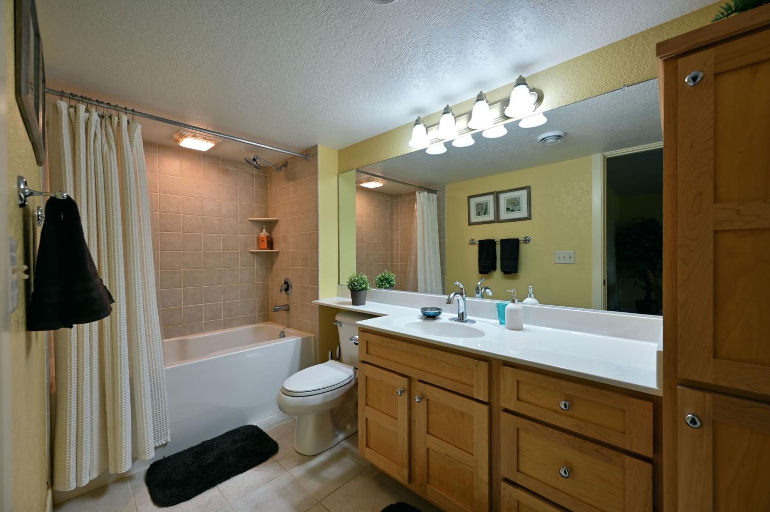 Unit 109 2 BDRM 2 BA condo