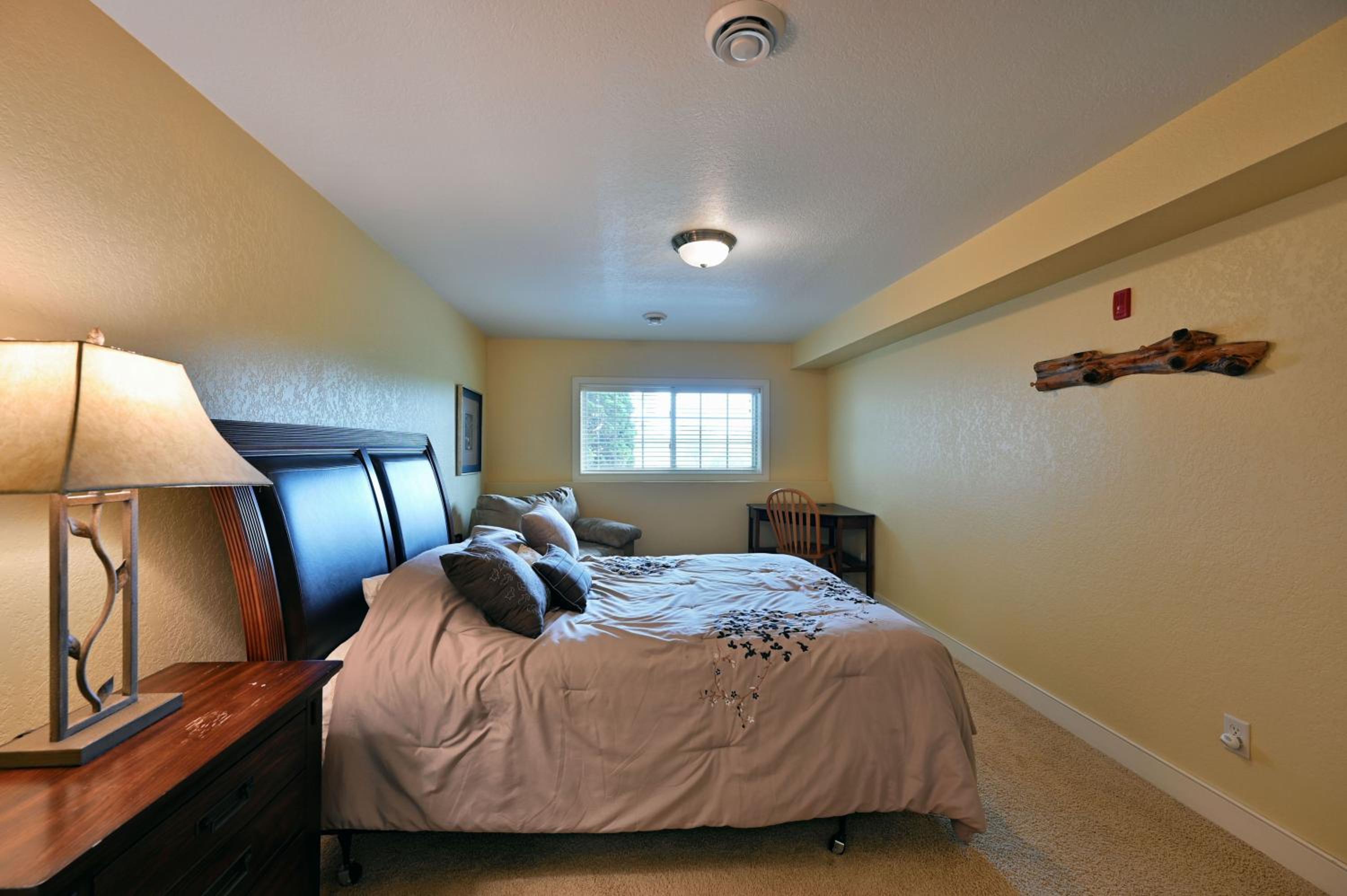 Unit 109 2 BDRM 2 BA condo