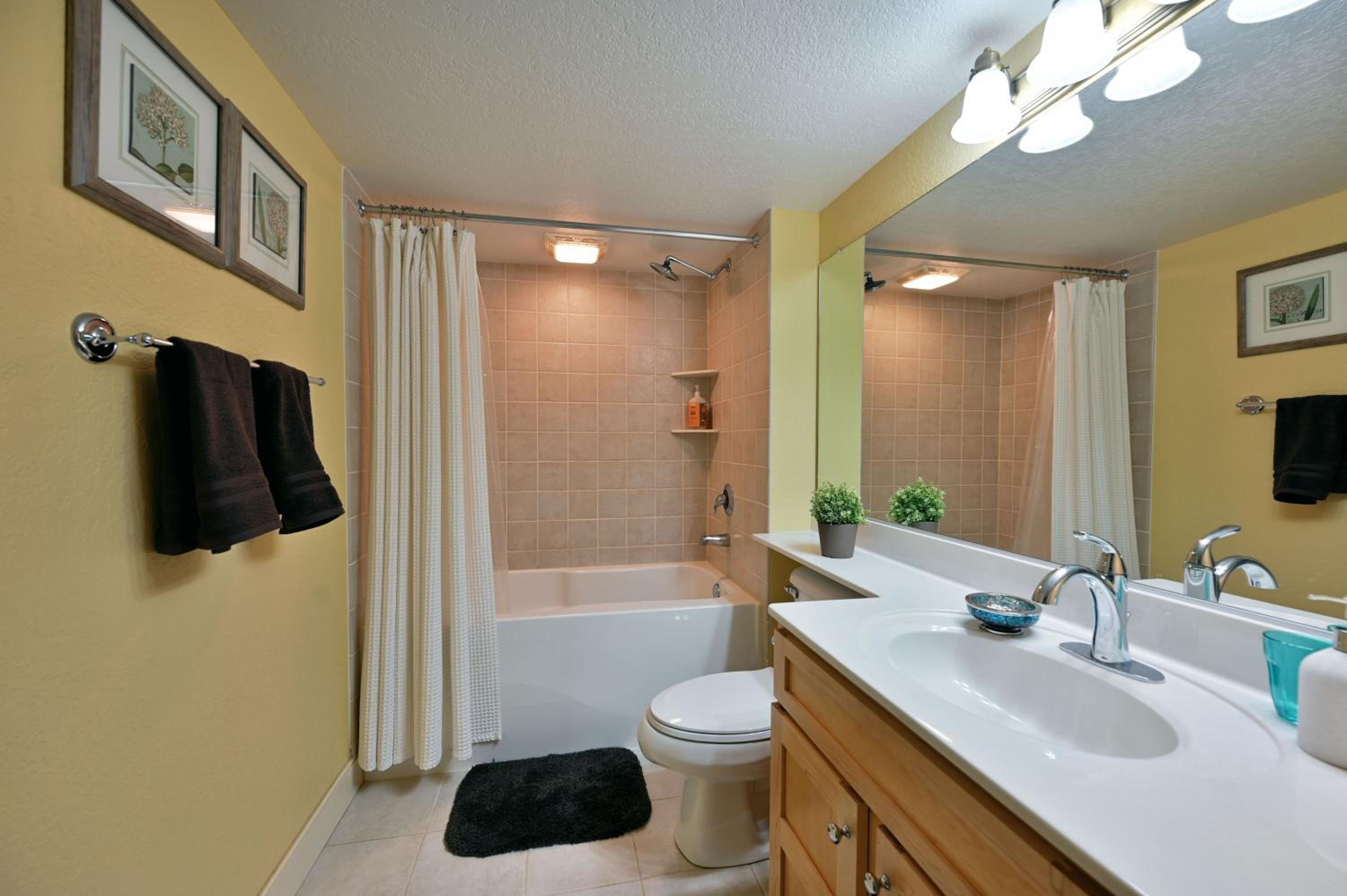 Unit 109 2 BDRM 2 BA condo