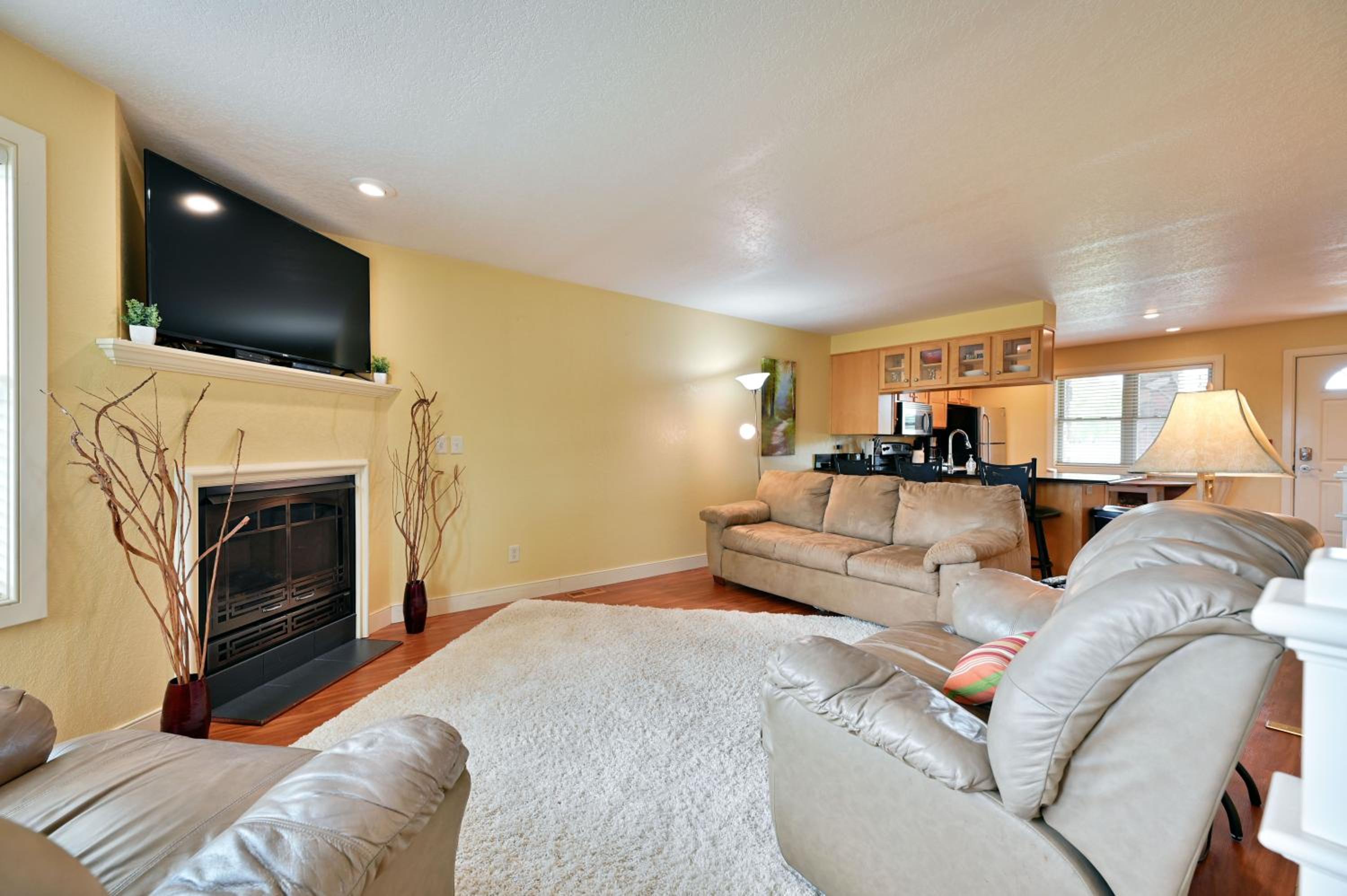 Unit 109 2 BDRM 2 BA condo