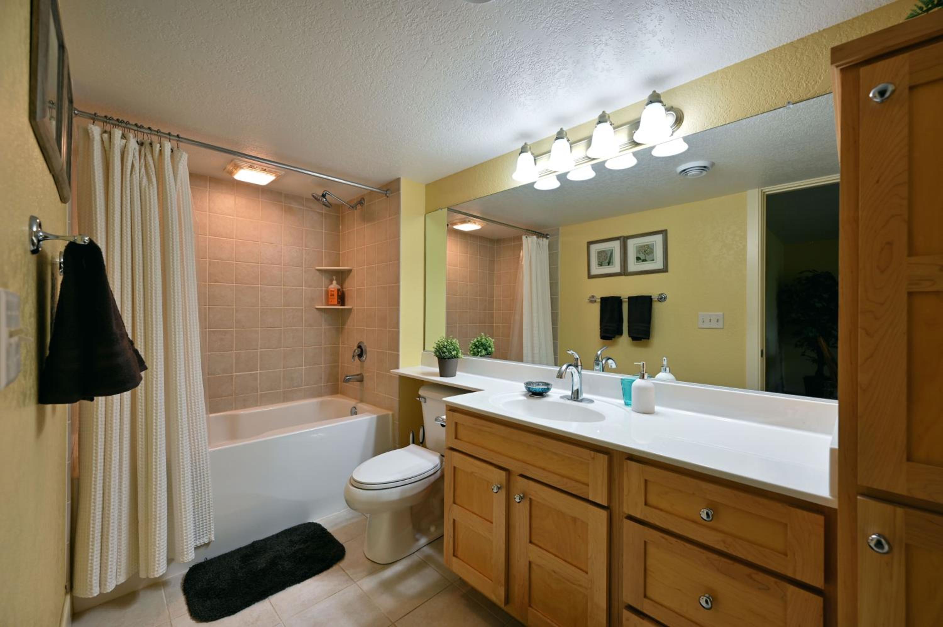 Unit 109 2 BDRM 2 BA condo