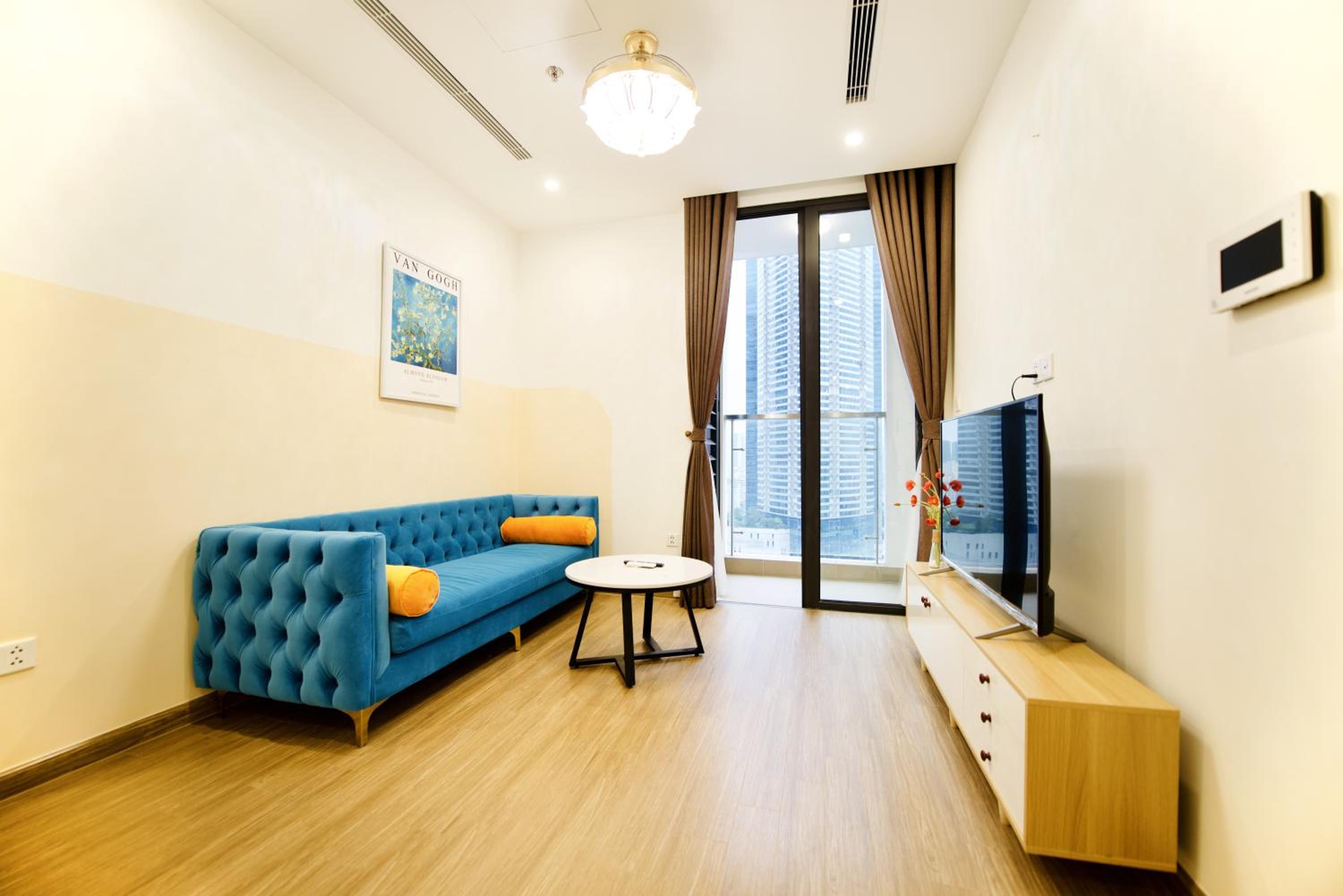 LUXURY APARTMENT VINHOMES SKYLAKE 5min to KEANGNAM