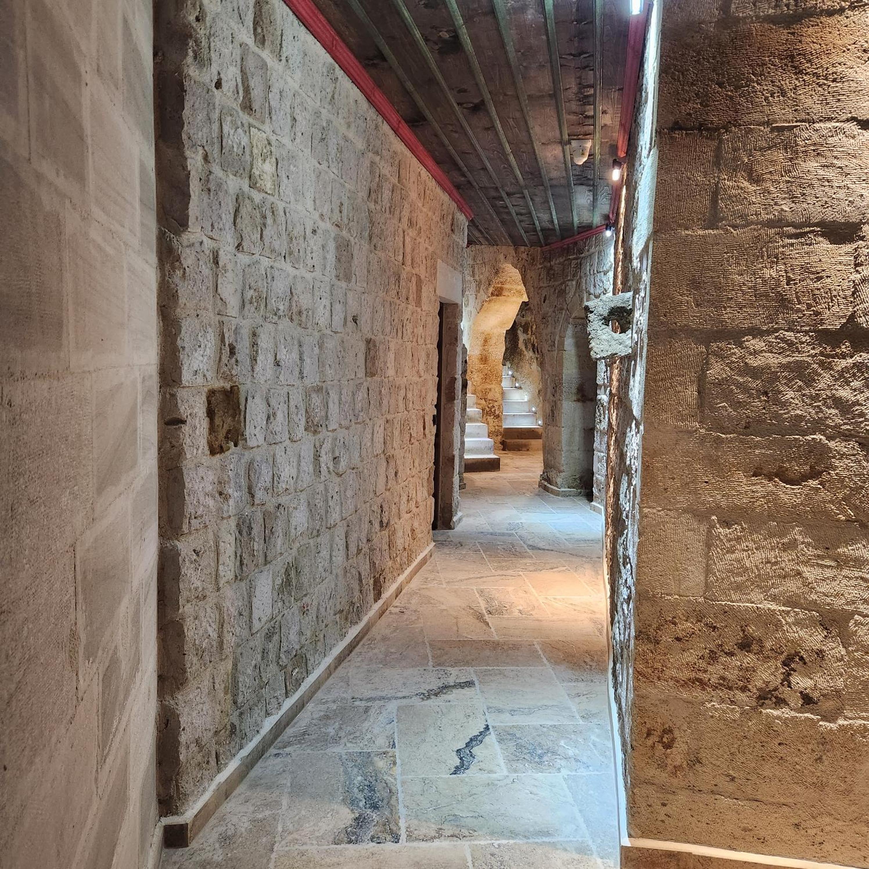 Noah's Ark Cave Hotel - Image 6