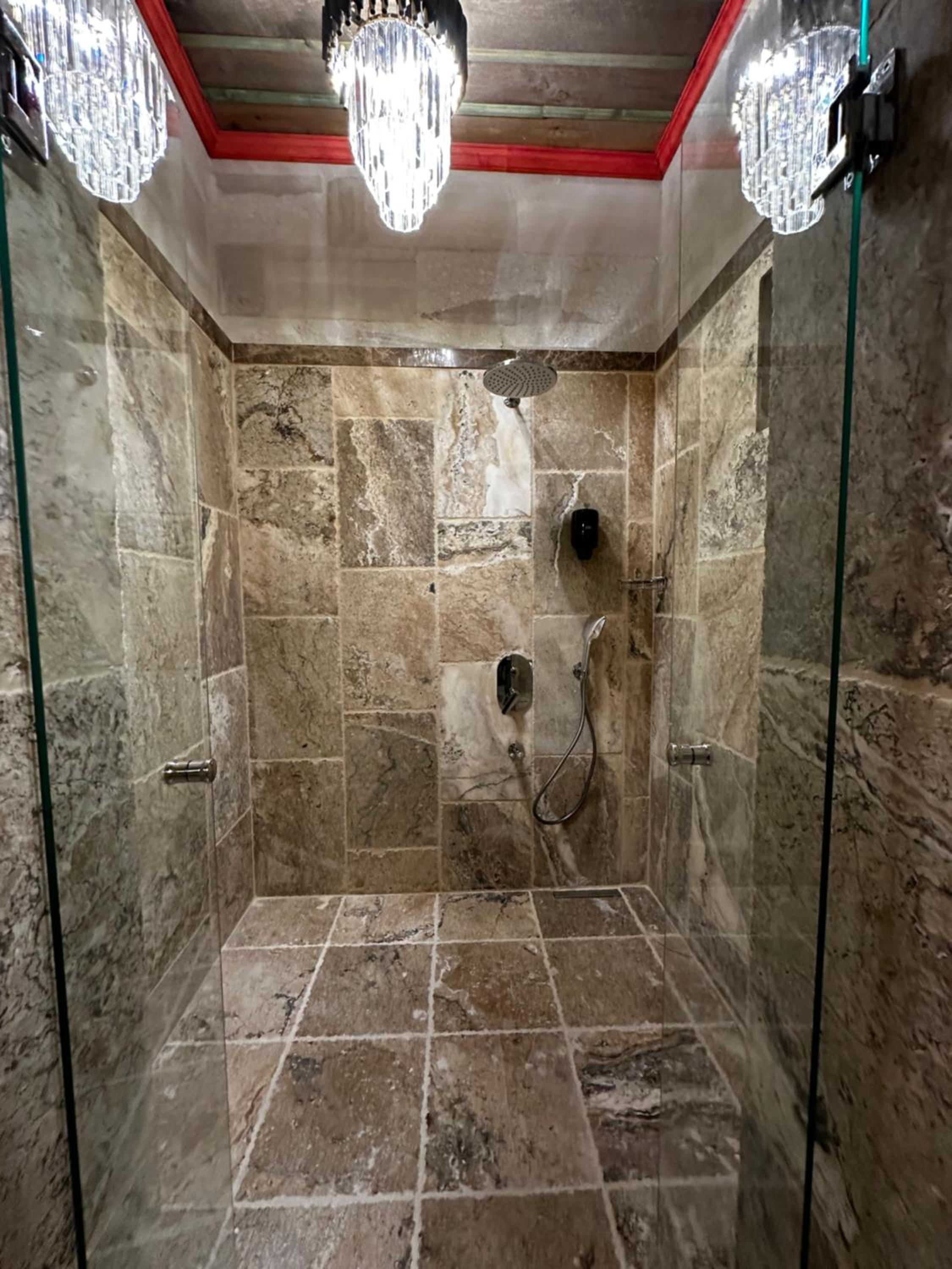 Noah's Ark Cave Hotel - Image 10