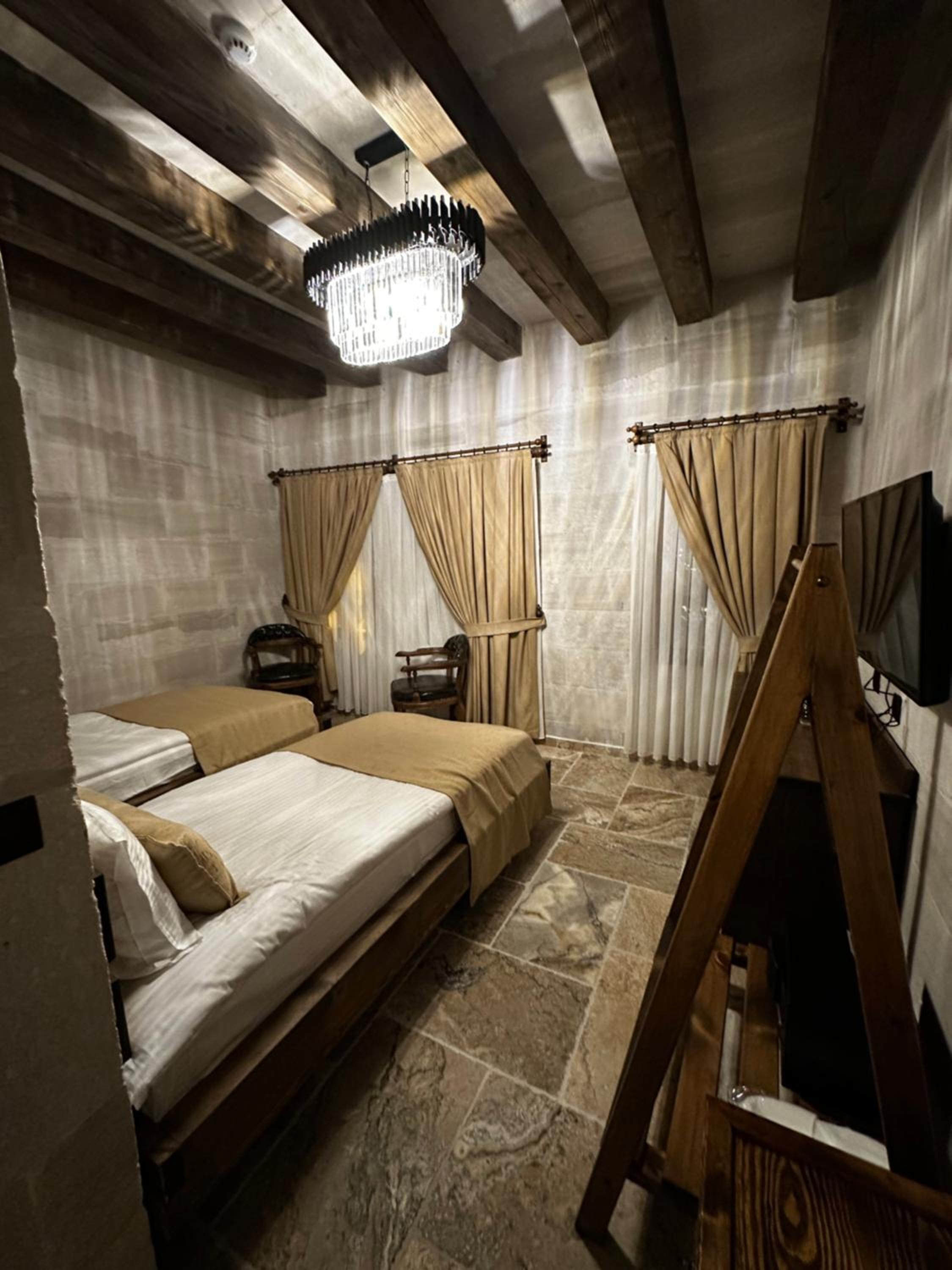 Noah's Ark Cave Hotel - Image 158