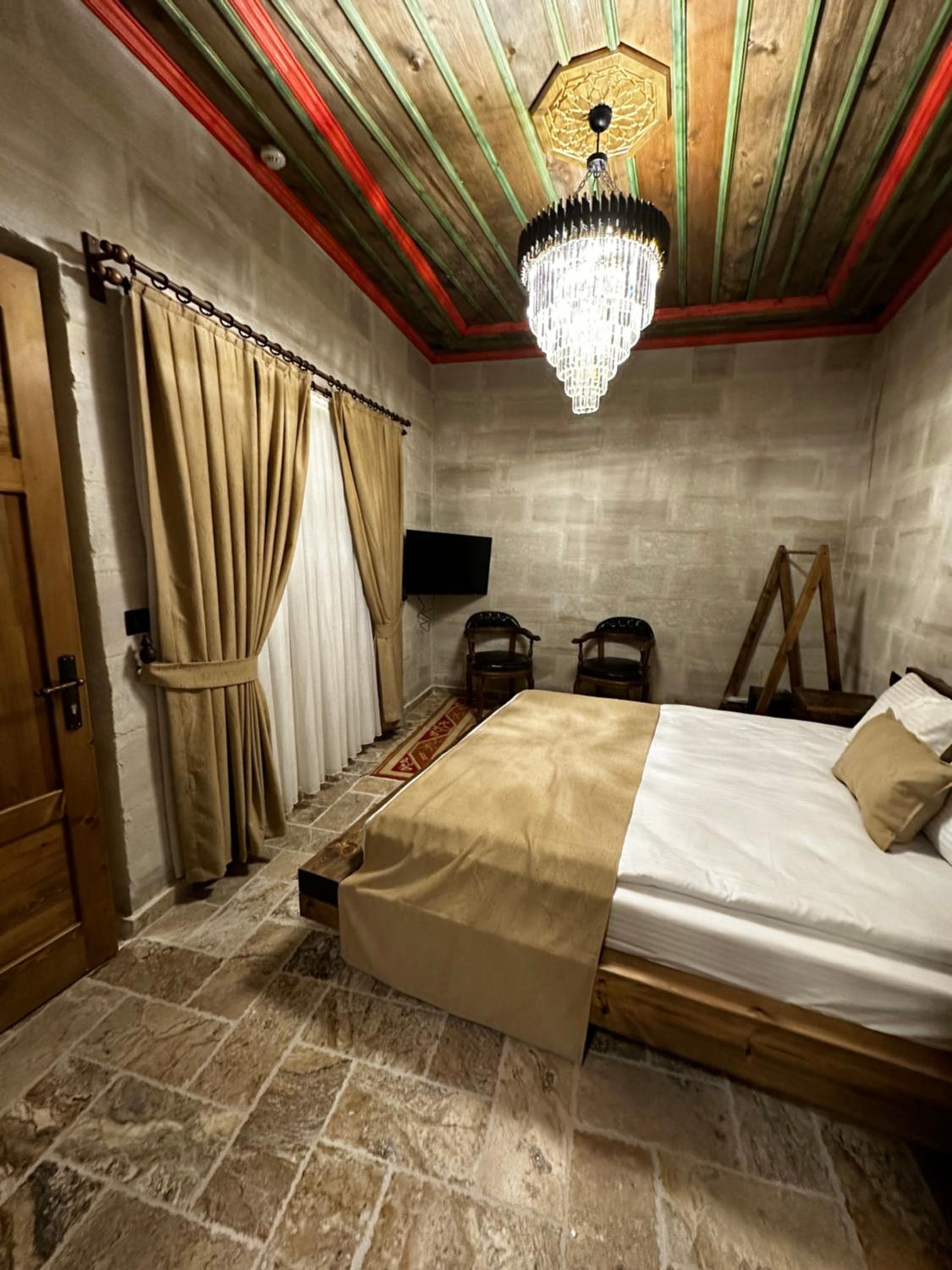 Noah's Ark Cave Hotel - Image 12