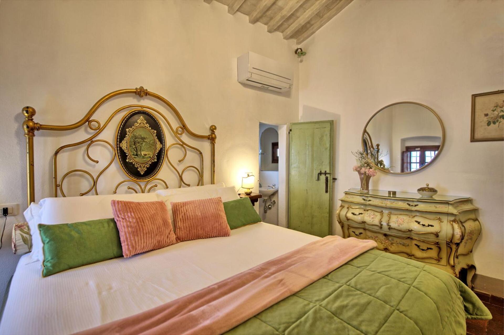 Villa Tenuta Lonciano by PosarelliVillas