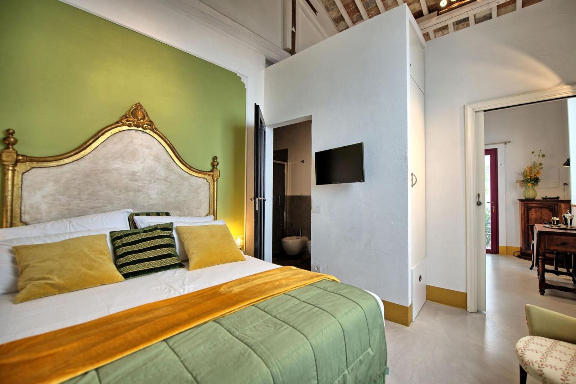 Villa Tenuta Lonciano by PosarelliVillas