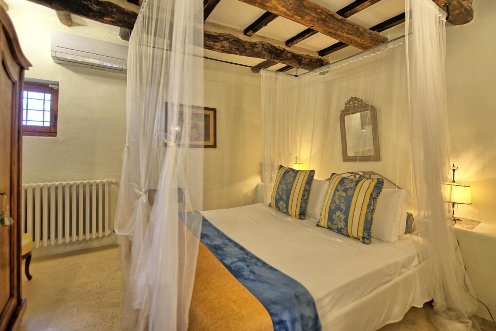 Villa Tenuta Lonciano by PosarelliVillas