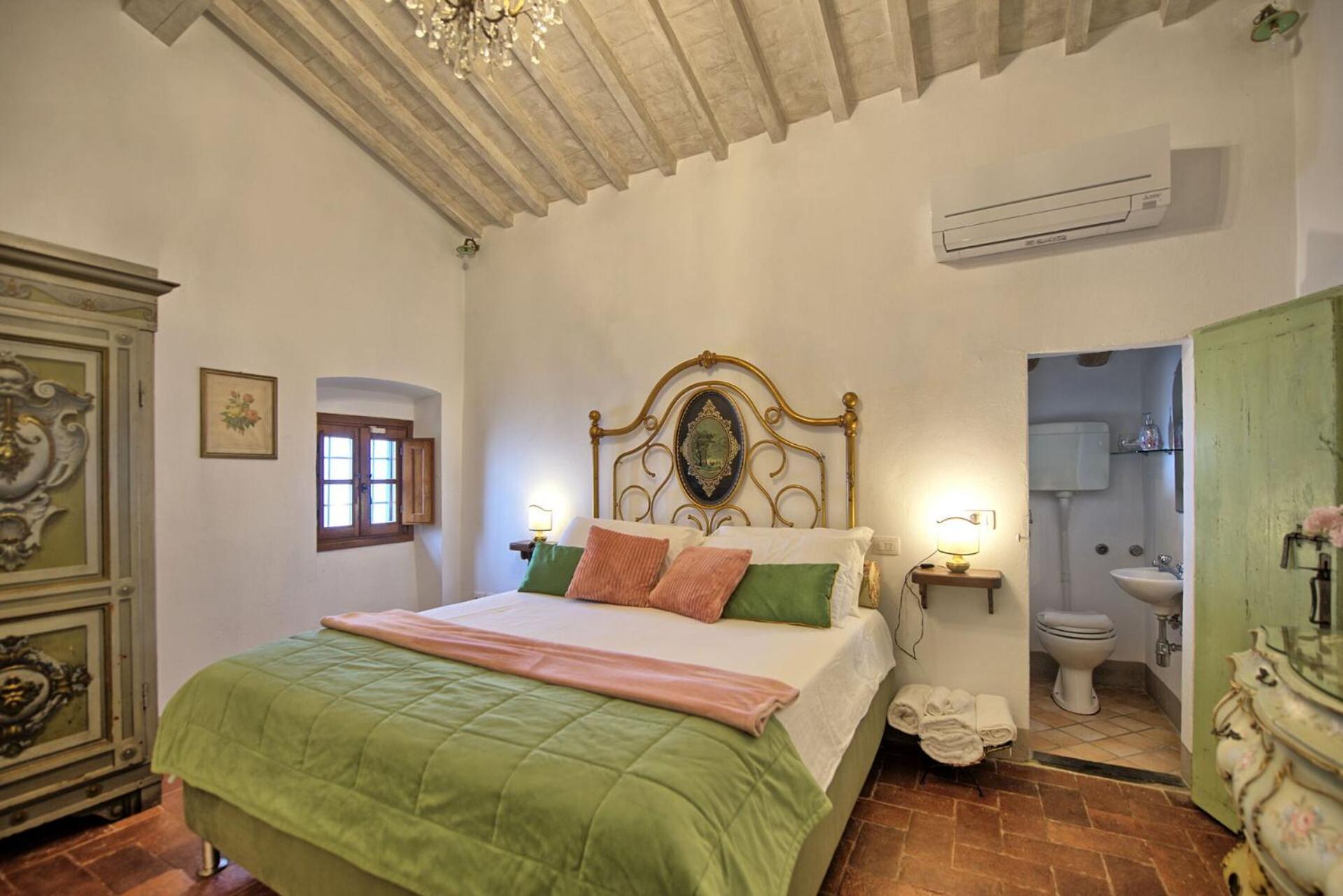 Villa Tenuta Lonciano by PosarelliVillas