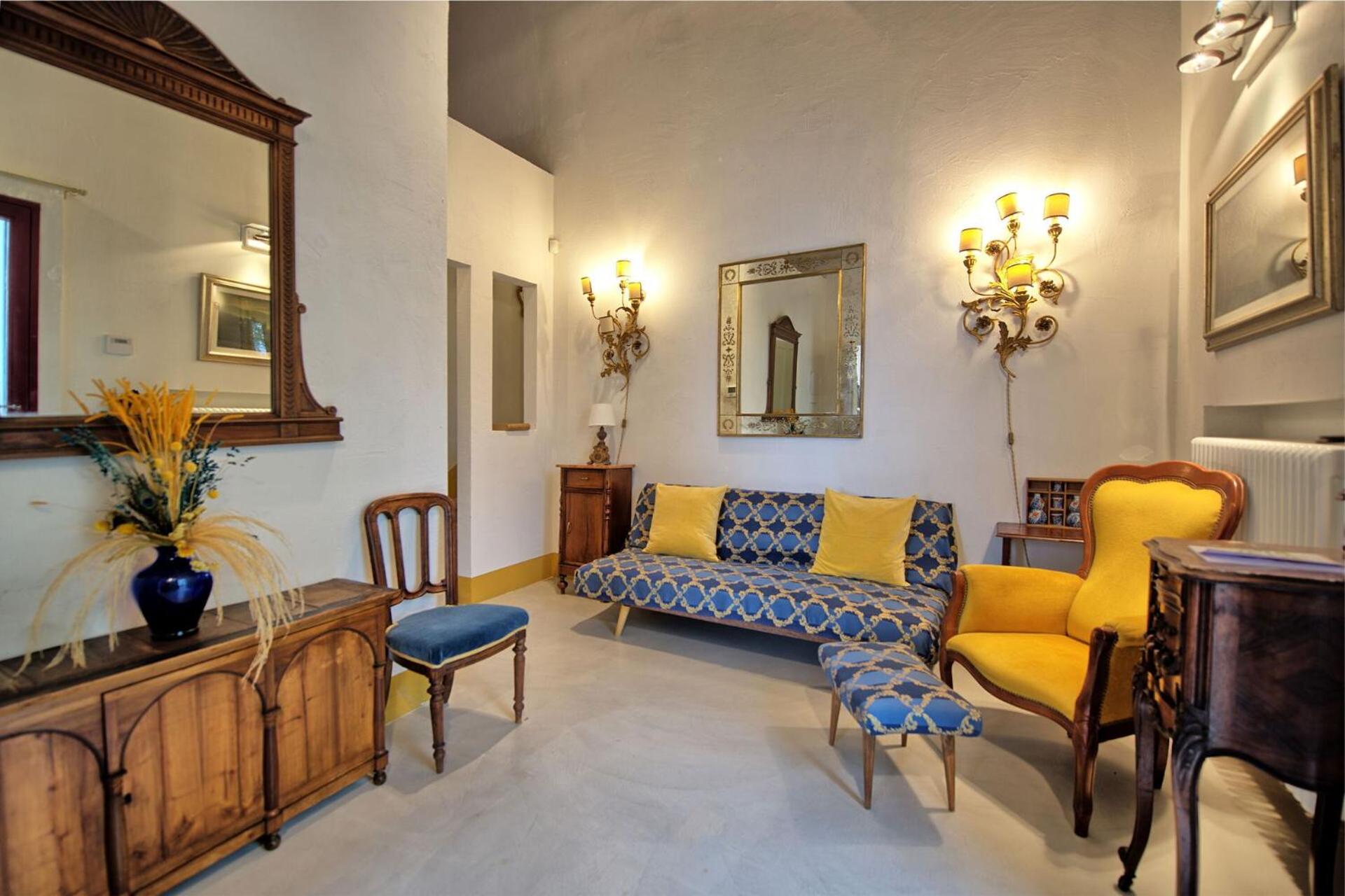 Villa Tenuta Lonciano by PosarelliVillas