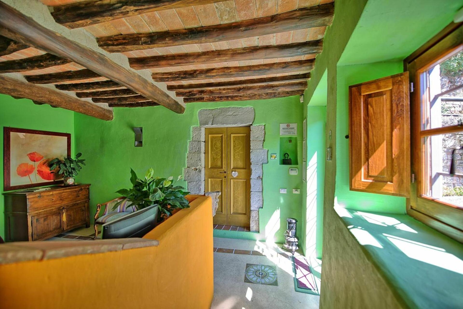 Villa Tenuta Lonciano by PosarelliVillas