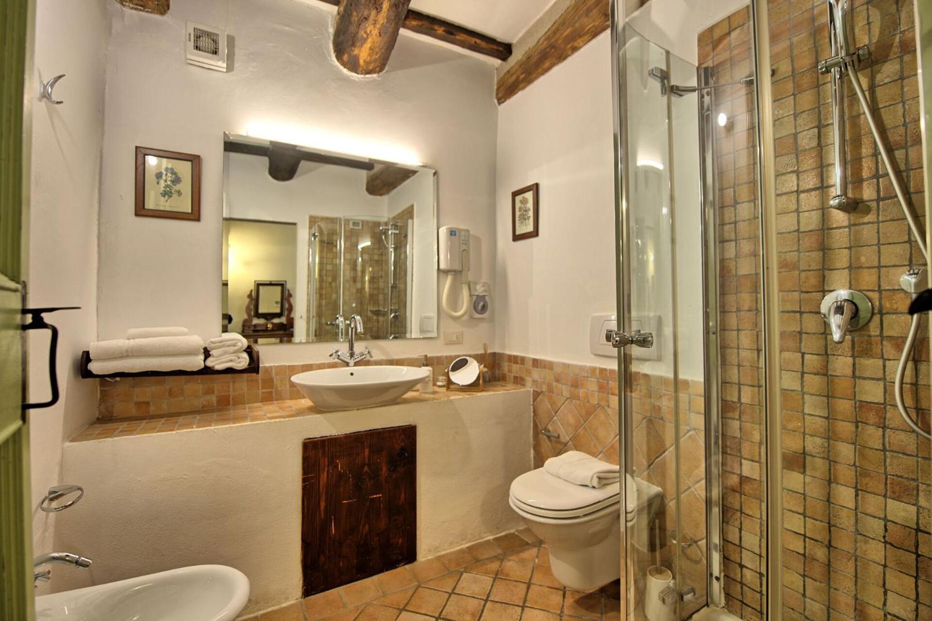 Villa Tenuta Lonciano by PosarelliVillas
