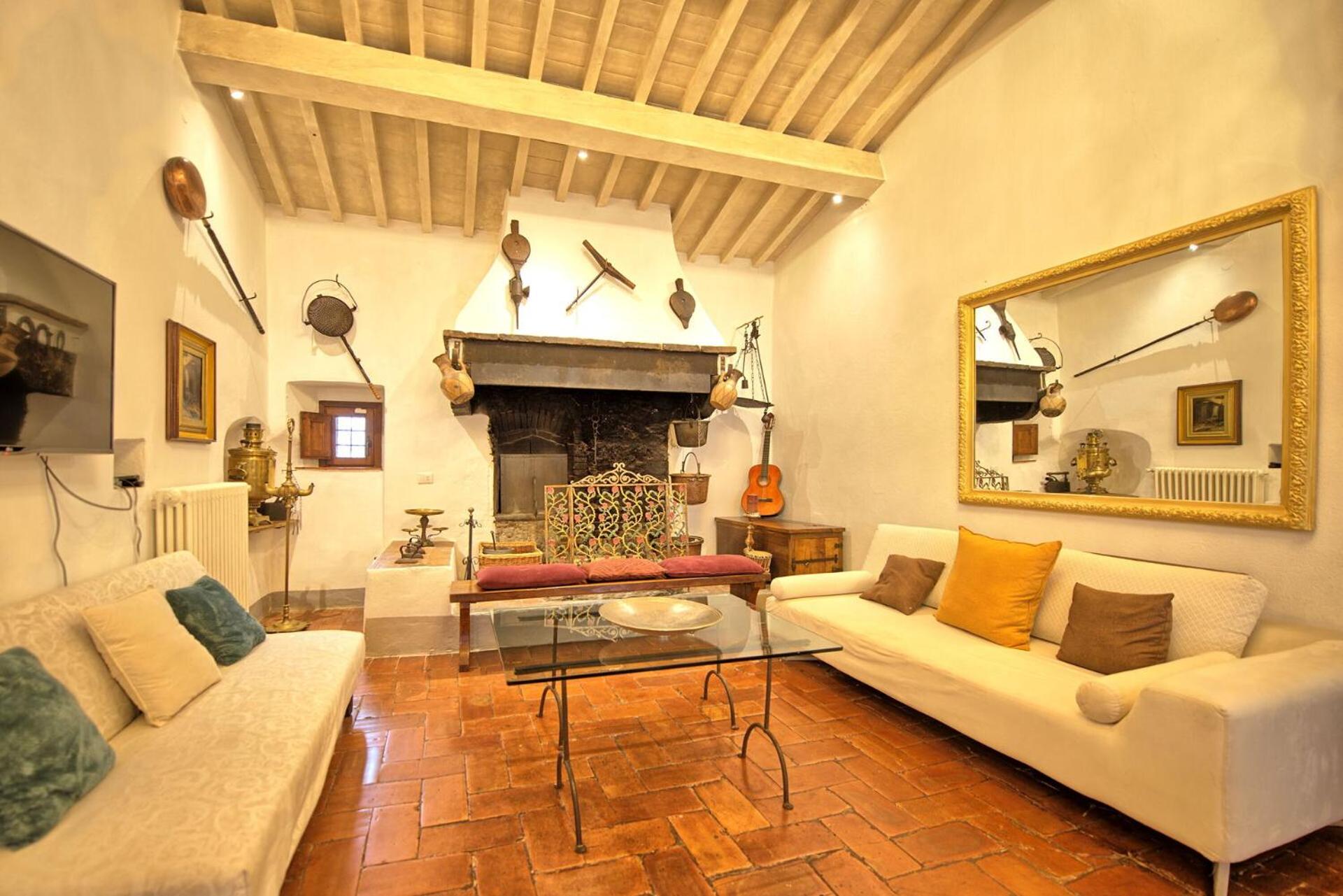 Villa Tenuta Lonciano by PosarelliVillas