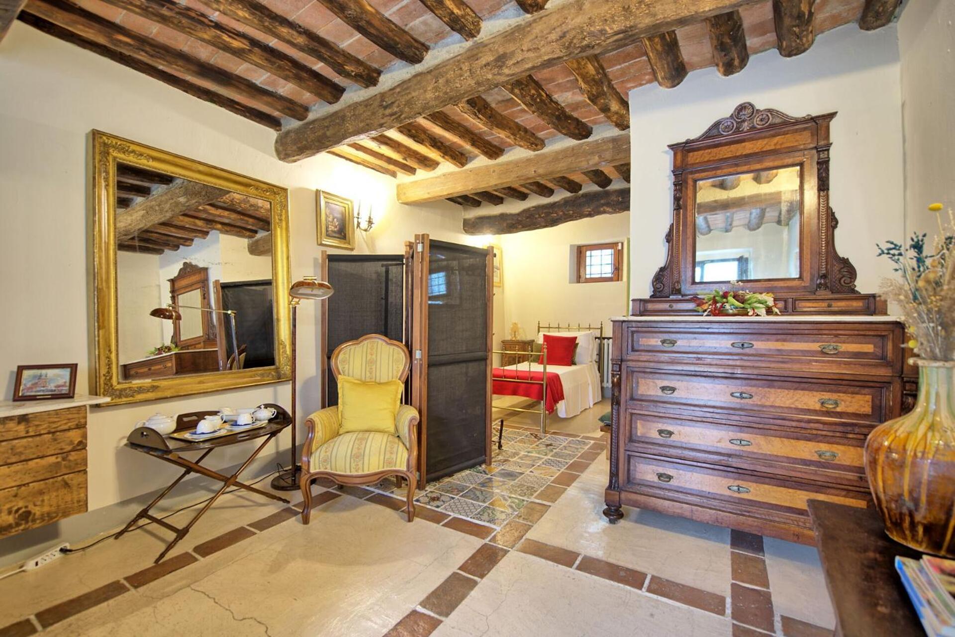 Villa Tenuta Lonciano by PosarelliVillas