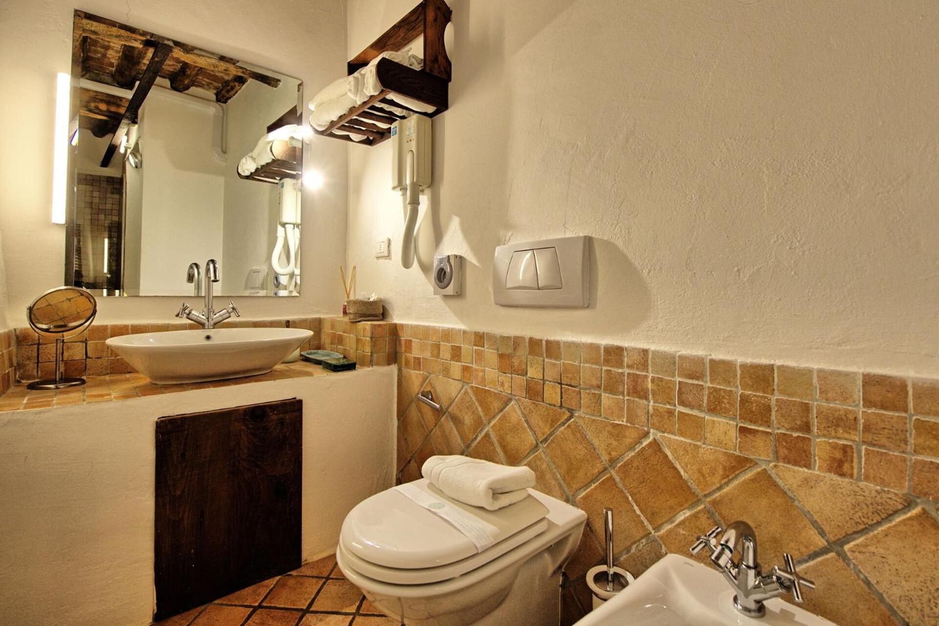 Villa Tenuta Lonciano by PosarelliVillas