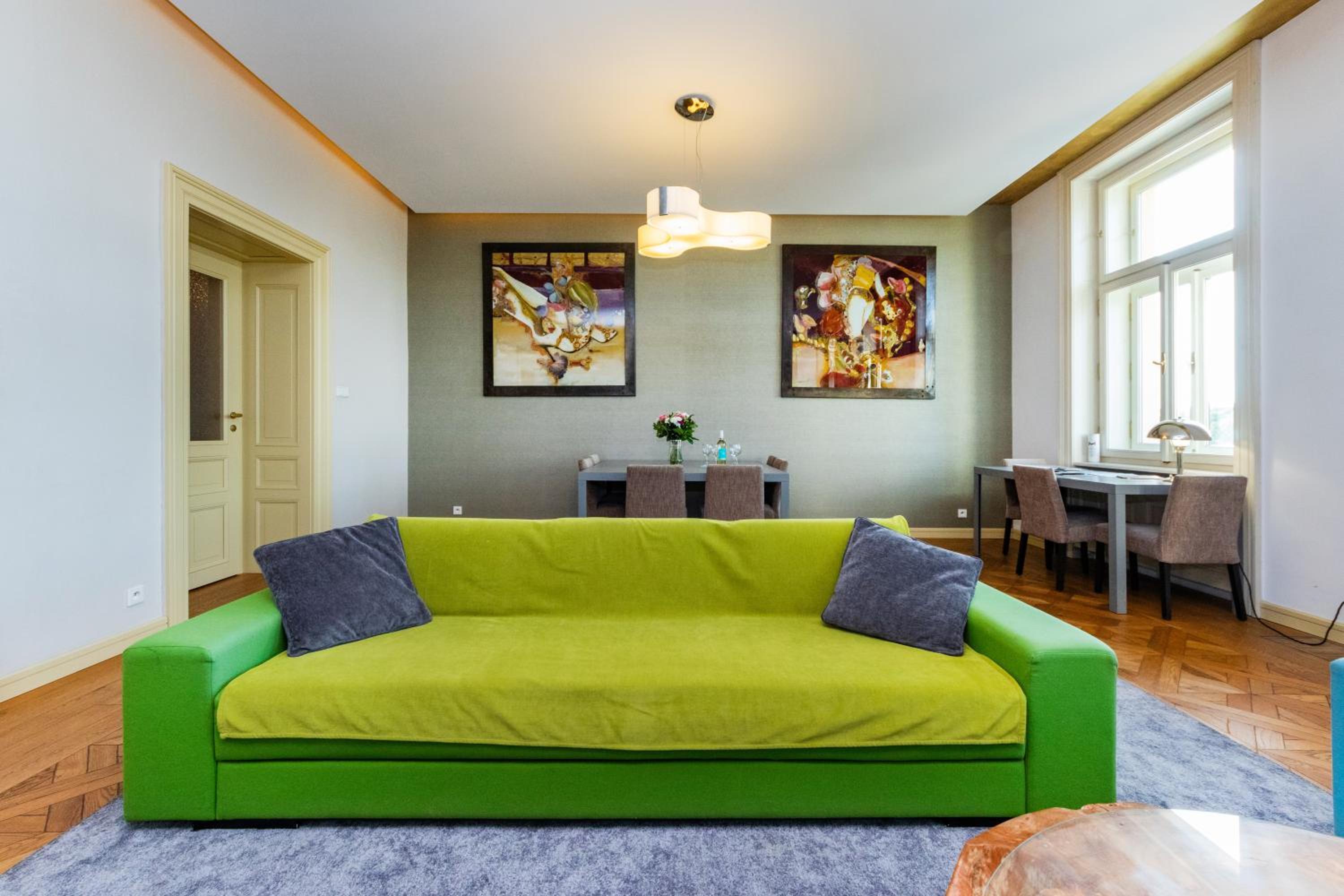 Bellevue Apartment