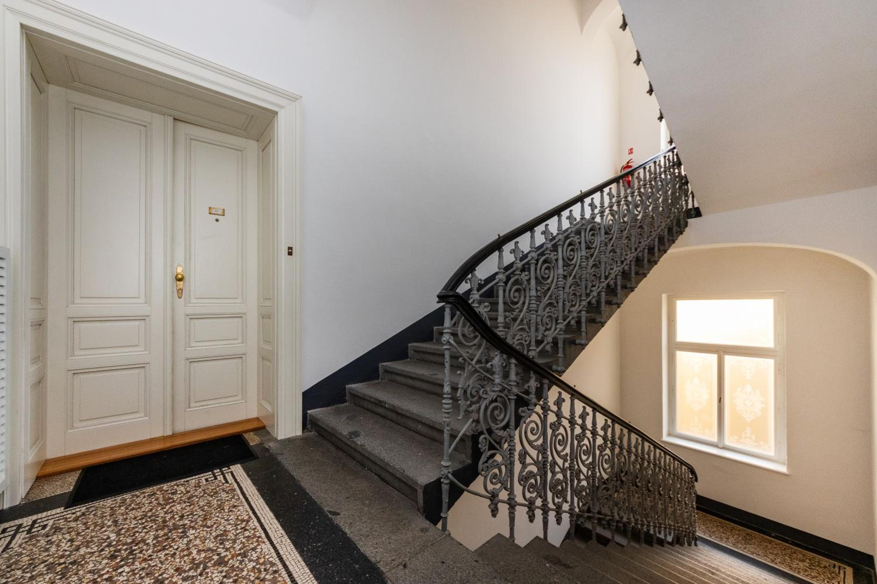 Bellevue Apartment