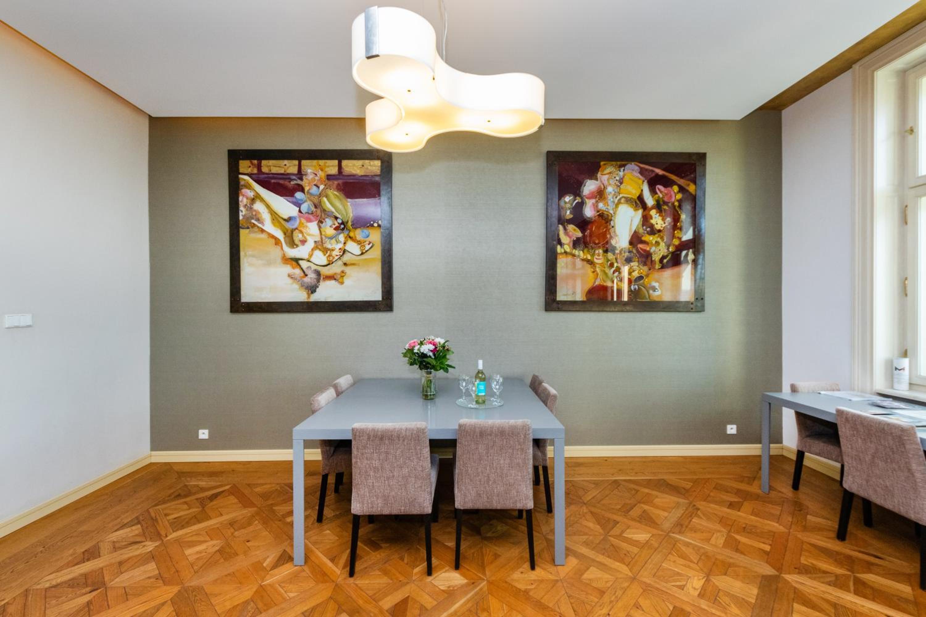 Bellevue Apartment