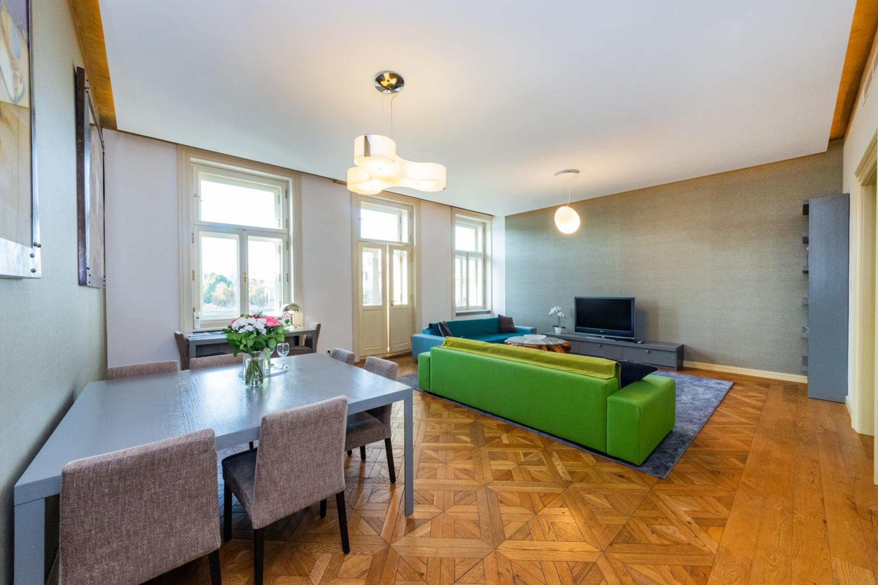 Bellevue Apartment