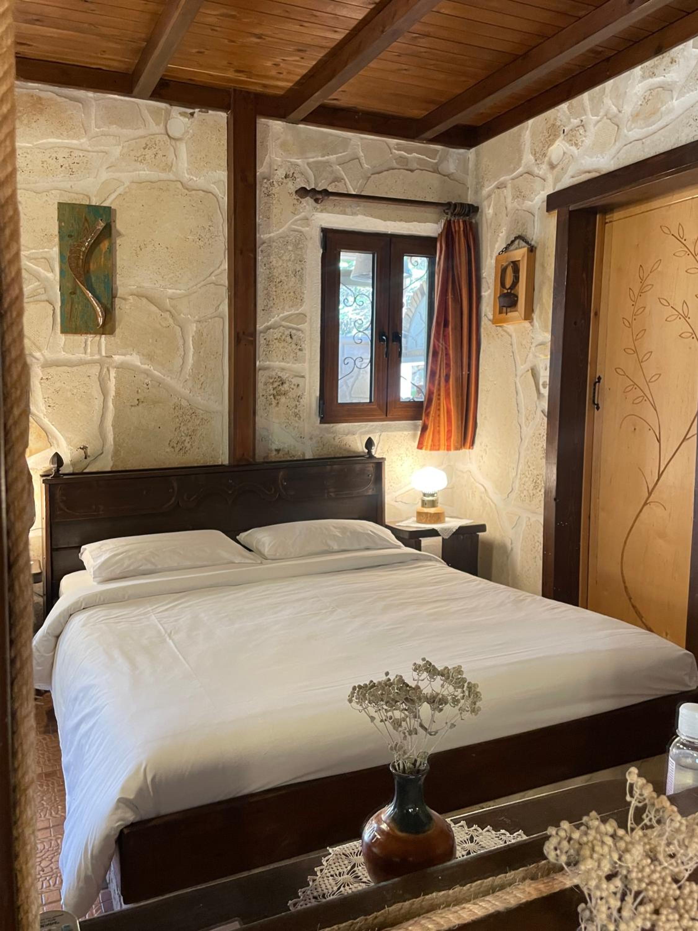 Stella's Traditional Inn