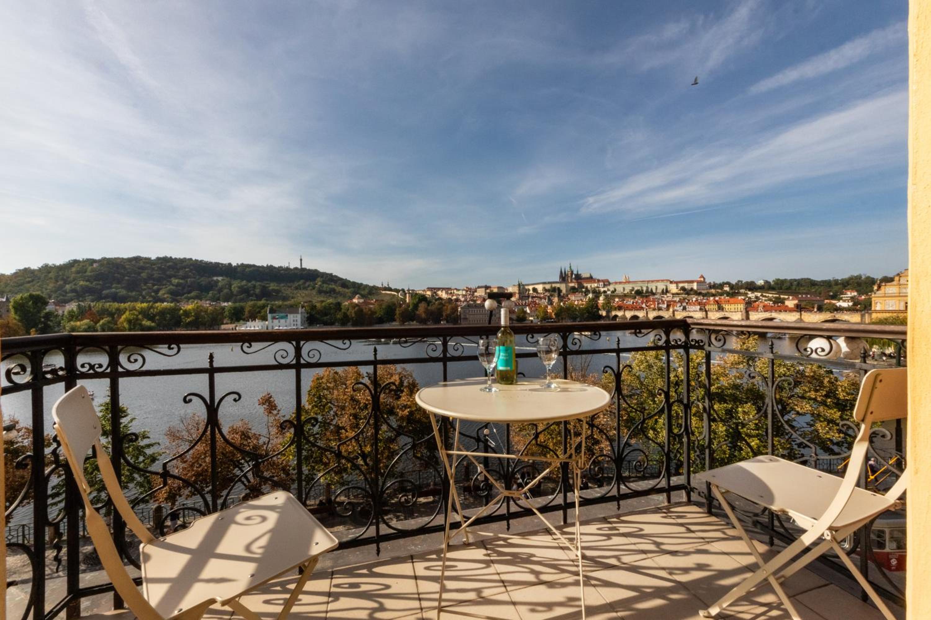 Bellevue Apartment