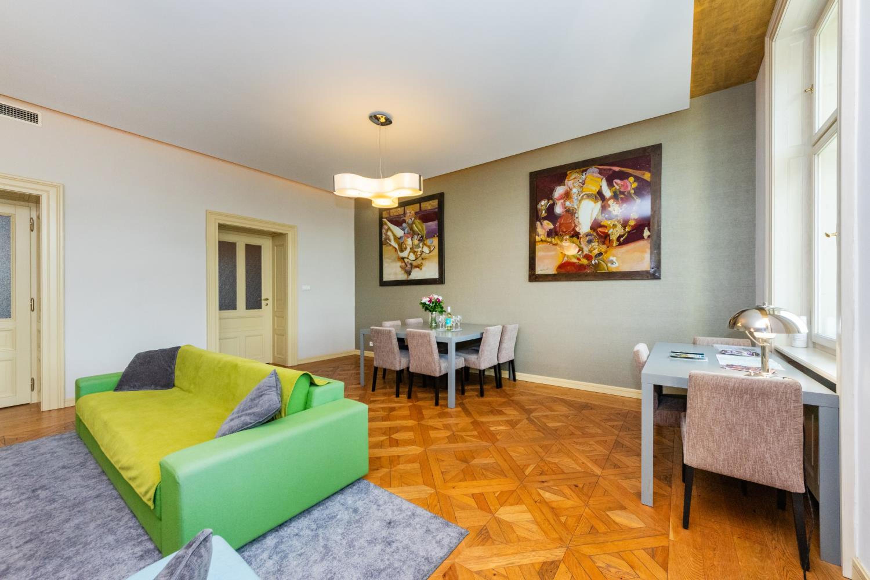 Bellevue Apartment