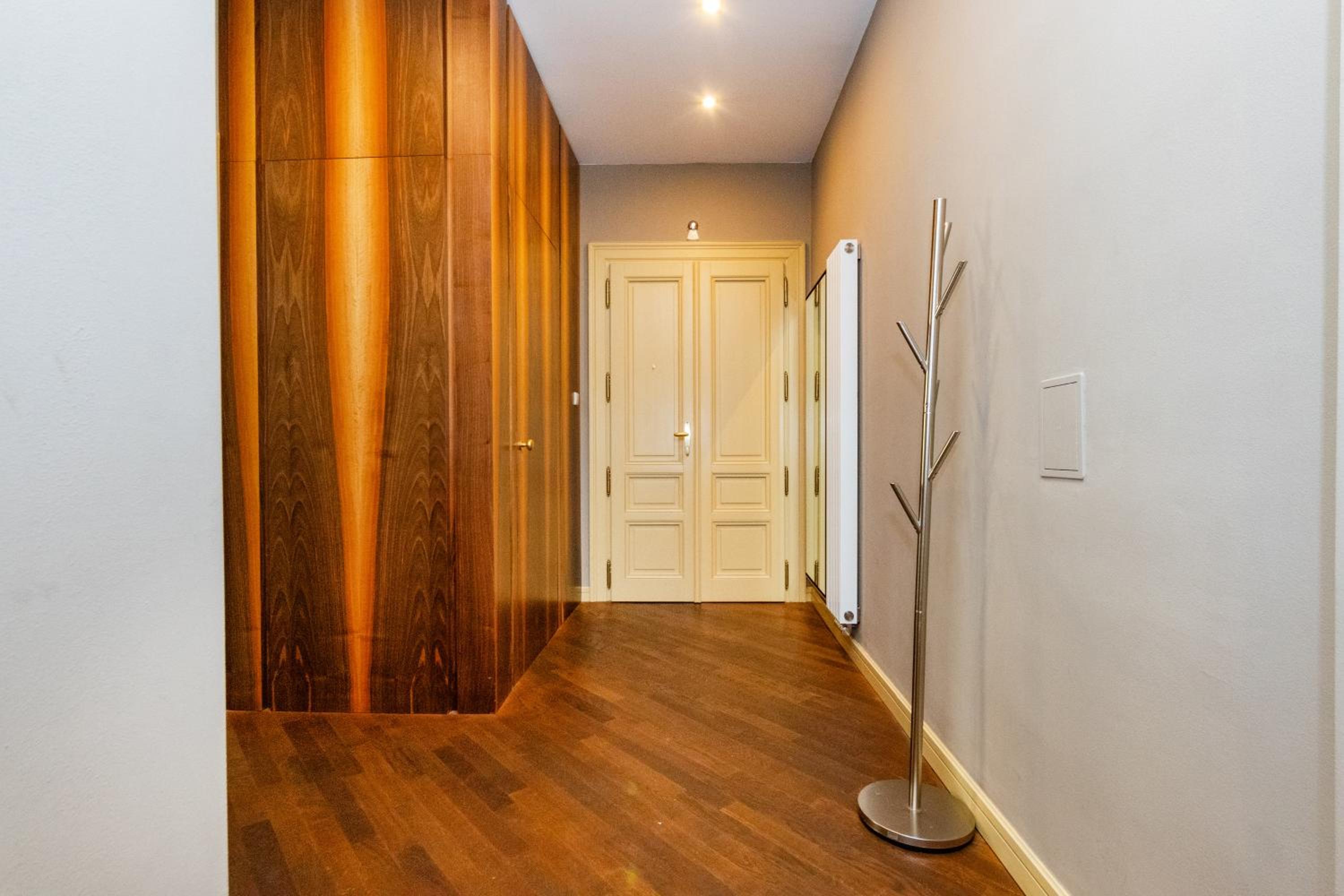 Bellevue Apartment