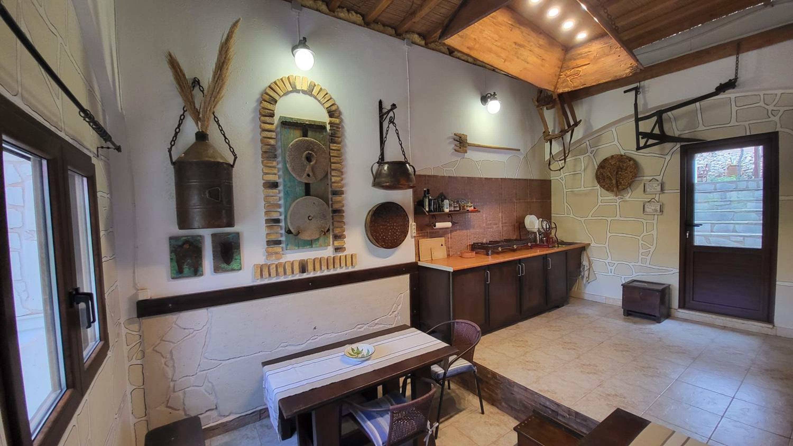 Stella's Traditional Inn