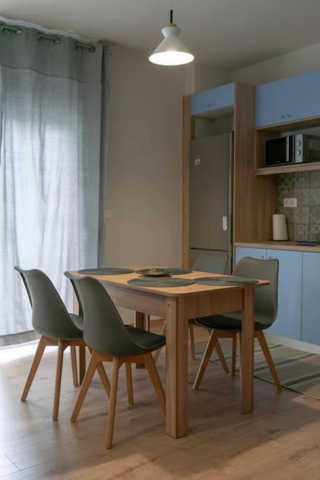 Modern flat in Dafni, up to 5 prs-4 min from metro