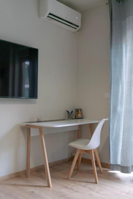 Modern flat in Dafni, up to 5 prs-4 min from metro