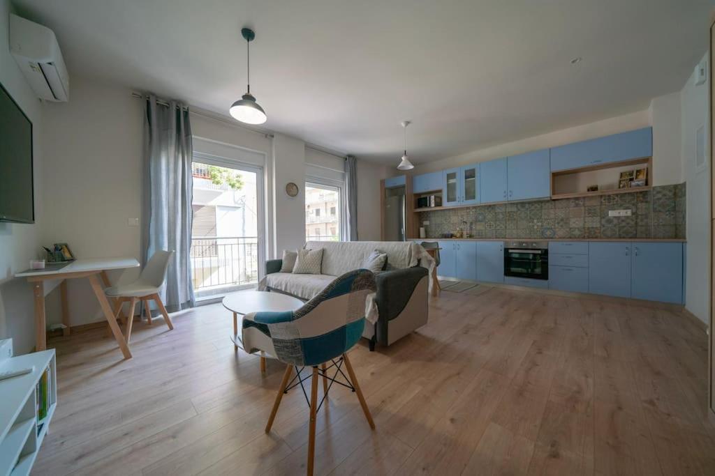 Modern flat in Dafni, up to 5 prs-4 min from metro