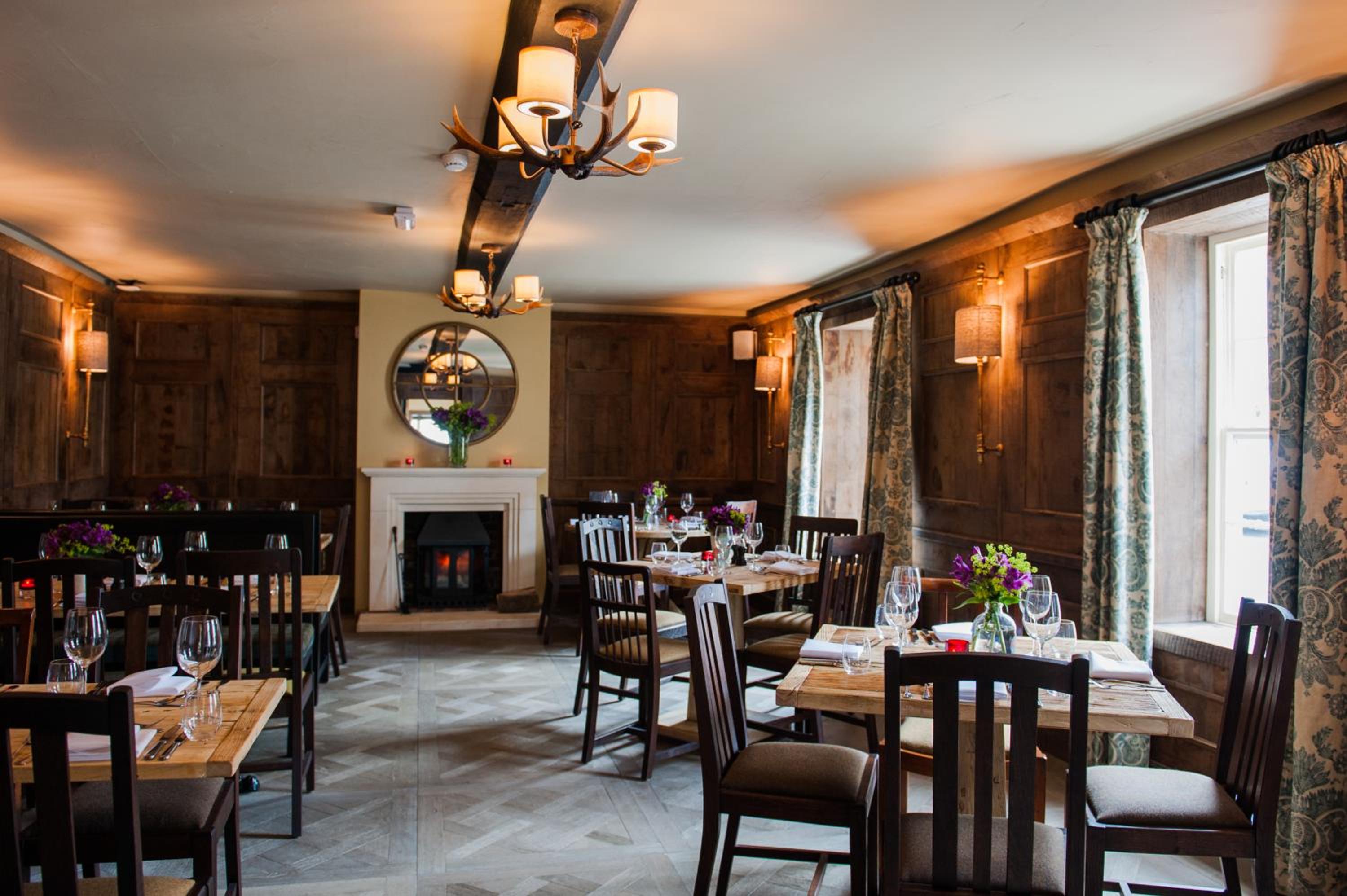 The White Hart, Overton