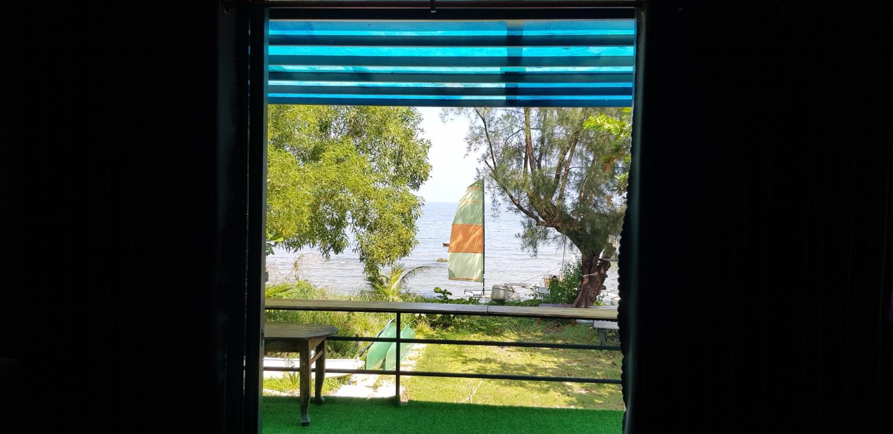 Old Sailor's Sunrise Beach Front House